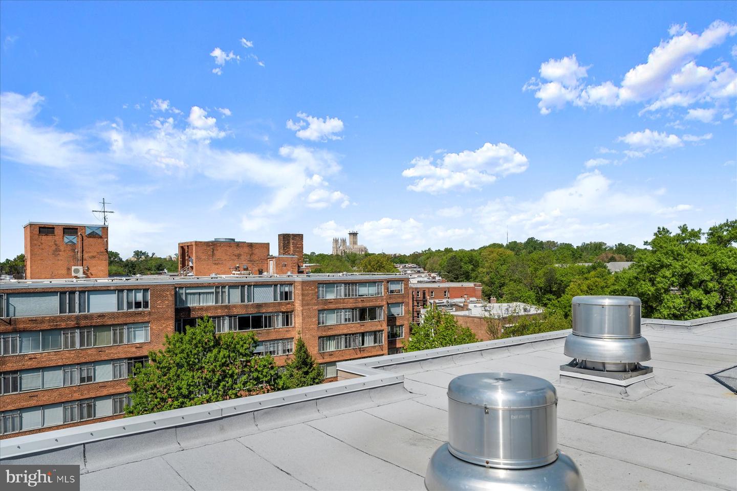 2829 CONNECTICUT AVE NW #411, WASHINGTON, District Of Columbia 20008, ,1 BathroomBathrooms,Residential,For sale,2829 CONNECTICUT AVE NW #411,DCDC2196958 MLS # DCDC2196958