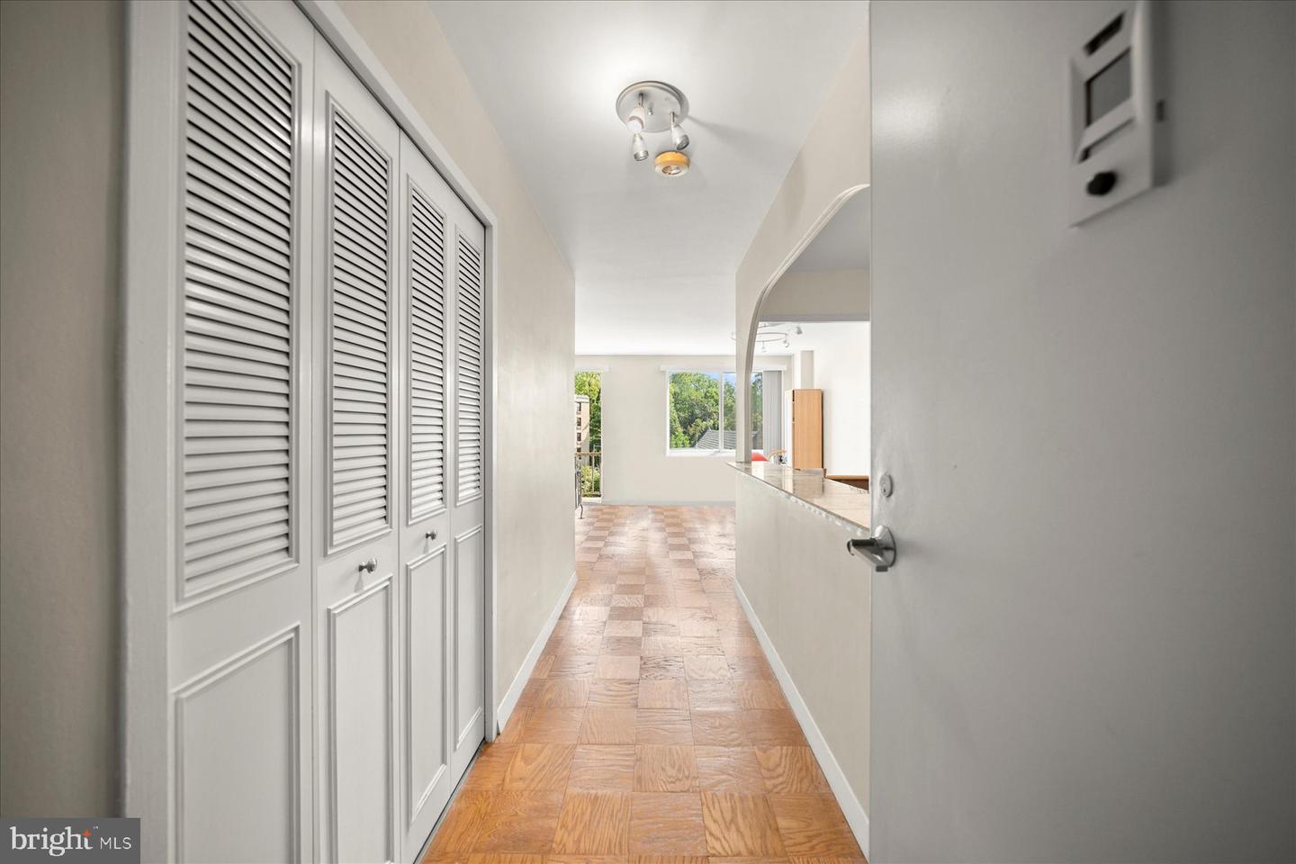2829 CONNECTICUT AVE NW #411, WASHINGTON, District Of Columbia 20008, ,1 BathroomBathrooms,Residential,For sale,2829 CONNECTICUT AVE NW #411,DCDC2196958 MLS # DCDC2196958