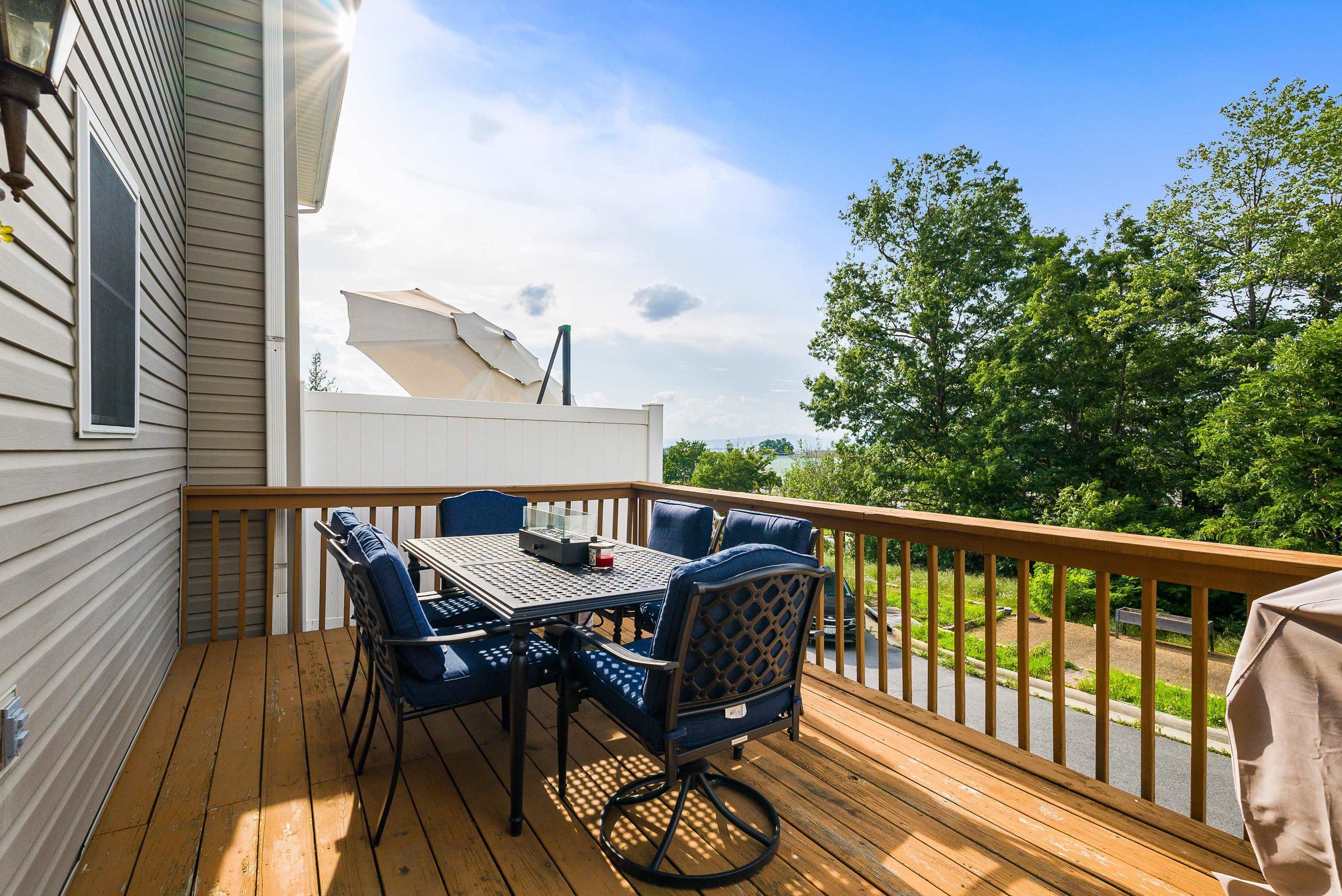 329 EMERALD DR, HARRISONBURG, Virginia 22801, 3 Bedrooms Bedrooms, ,2 BathroomsBathrooms,Residential,Charming City Townhome,329 EMERALD DR,666382 MLS # 666382