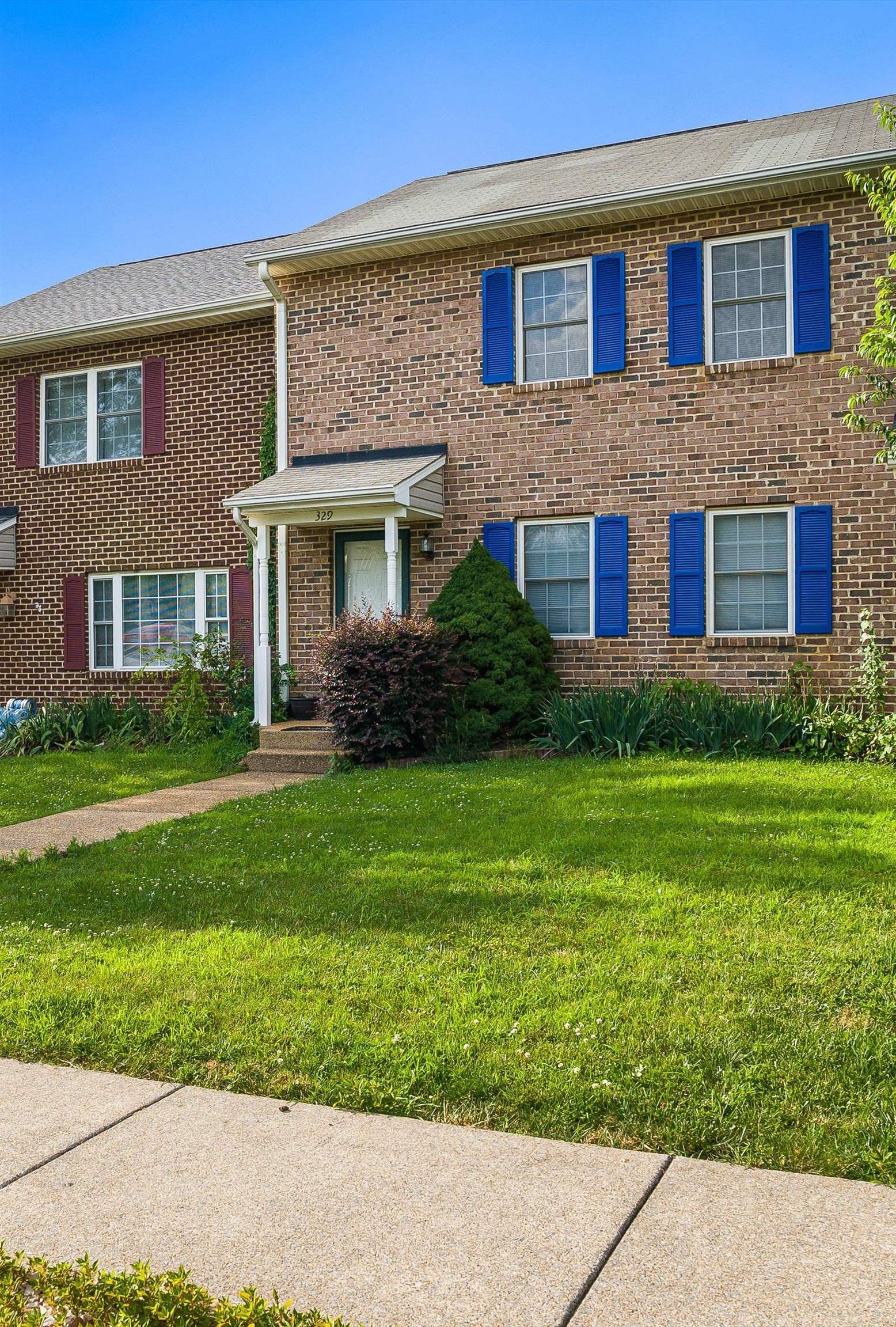 329 EMERALD DR, HARRISONBURG, Virginia 22801, 3 Bedrooms Bedrooms, ,2 BathroomsBathrooms,Residential,Charming City Townhome,329 EMERALD DR,666382 MLS # 666382