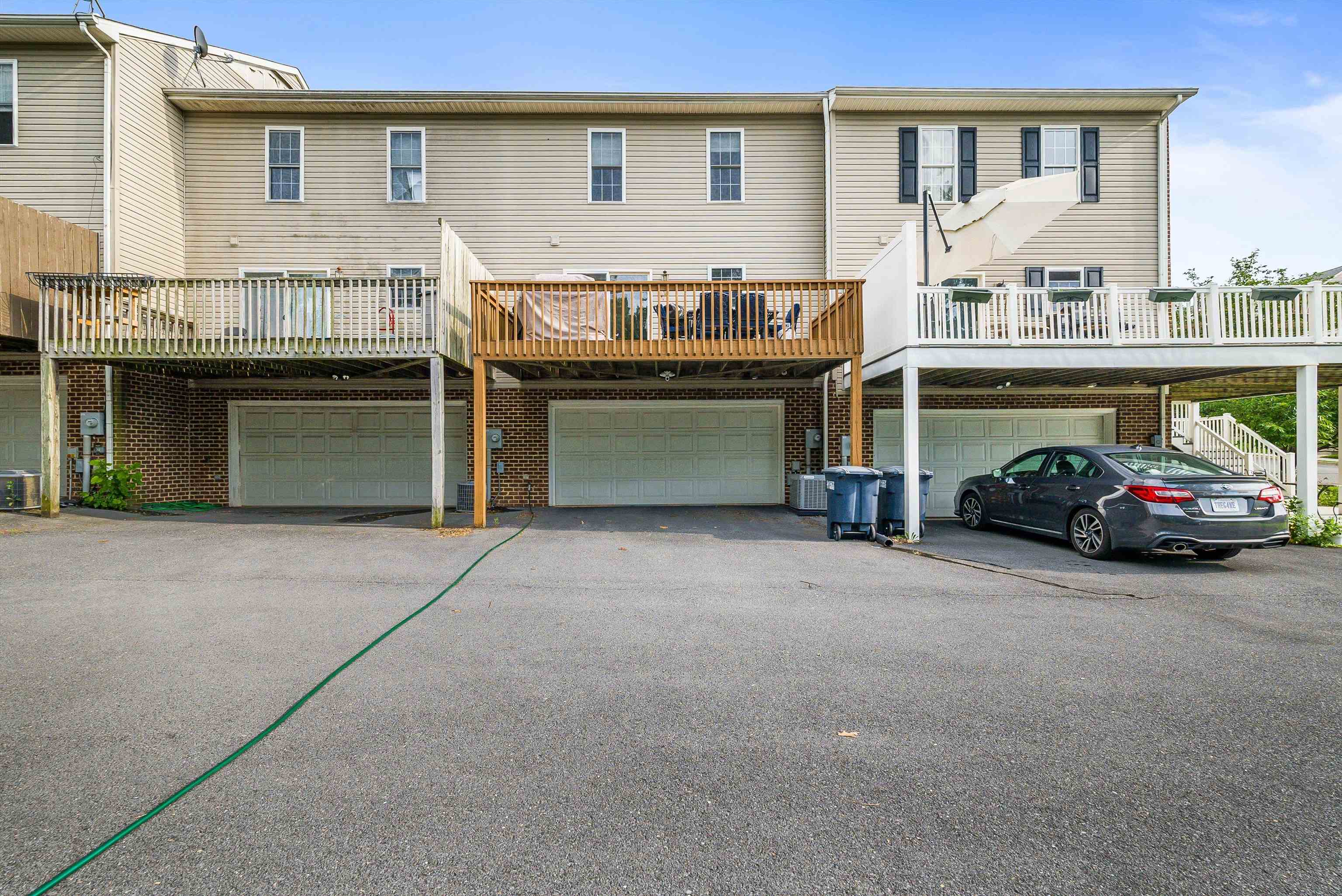 329 EMERALD DR, HARRISONBURG, Virginia 22801, 3 Bedrooms Bedrooms, ,2 BathroomsBathrooms,Residential,Charming City Townhome,329 EMERALD DR,666382 MLS # 666382
