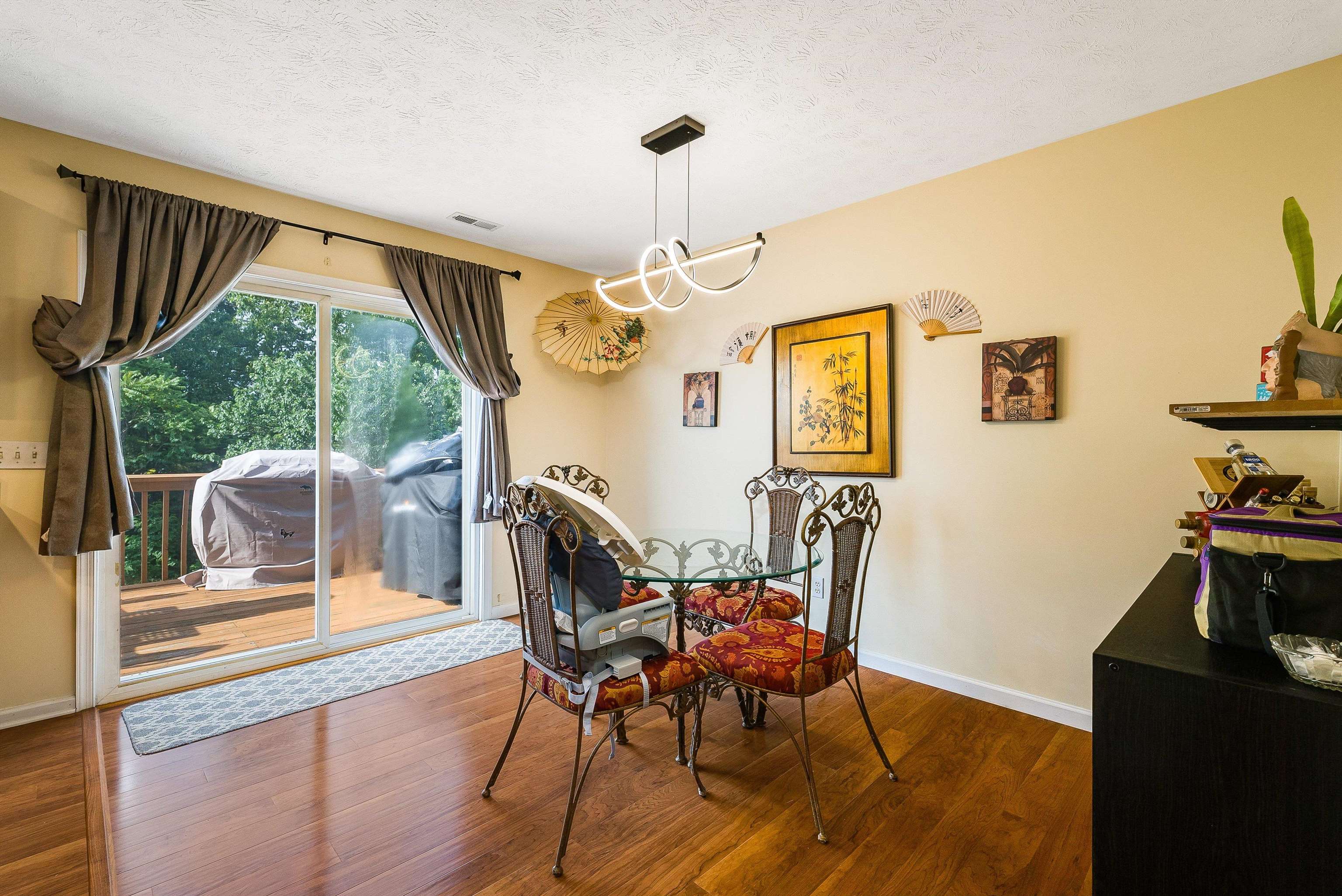 329 EMERALD DR, HARRISONBURG, Virginia 22801, 3 Bedrooms Bedrooms, ,2 BathroomsBathrooms,Residential,Charming City Townhome,329 EMERALD DR,666382 MLS # 666382