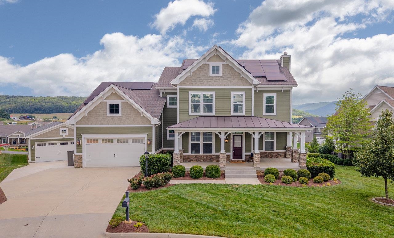 Come see the view and enjoy spacious living in this beautifully maintained Preston Lake home.