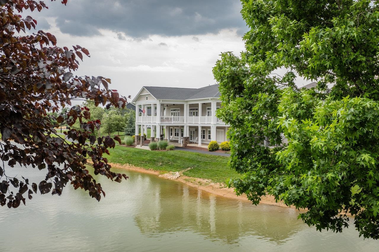 In addition to the pool and community center, Preston Lake offers walking paths and playground