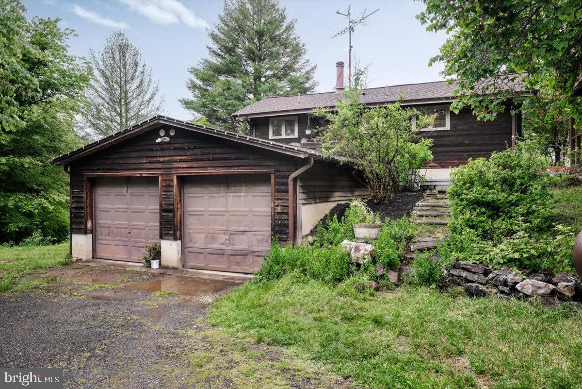 39195 ALDIE RD, ALDIE, Virginia 20105, 4 Bedrooms Bedrooms, ,3 BathroomsBathrooms,Residential,For sale,39195 ALDIE RD,VALO2097972 MLS # VALO2097972