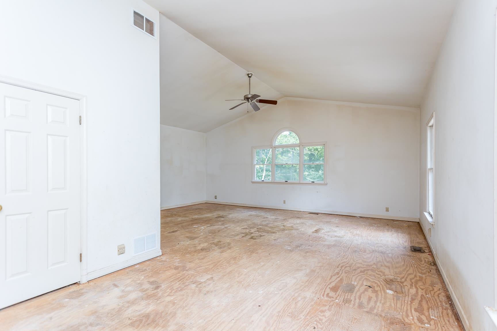 6501 SUNDAY DR, MOUNT CRAWFORD, Virginia 22841, 4 Bedrooms Bedrooms, ,2 BathroomsBathrooms,Residential,6501 SUNDAY DR,666404 MLS # 666404