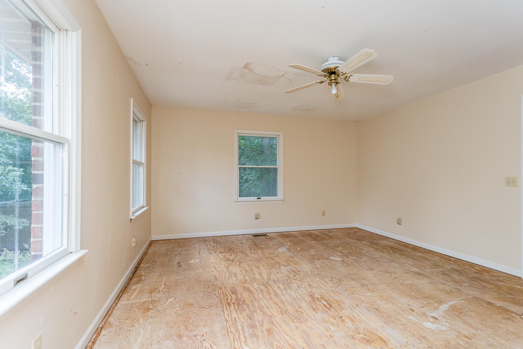 6501 SUNDAY DR, MOUNT CRAWFORD, Virginia 22841, 4 Bedrooms Bedrooms, ,2 BathroomsBathrooms,Residential,6501 SUNDAY DR,666404 MLS # 666404