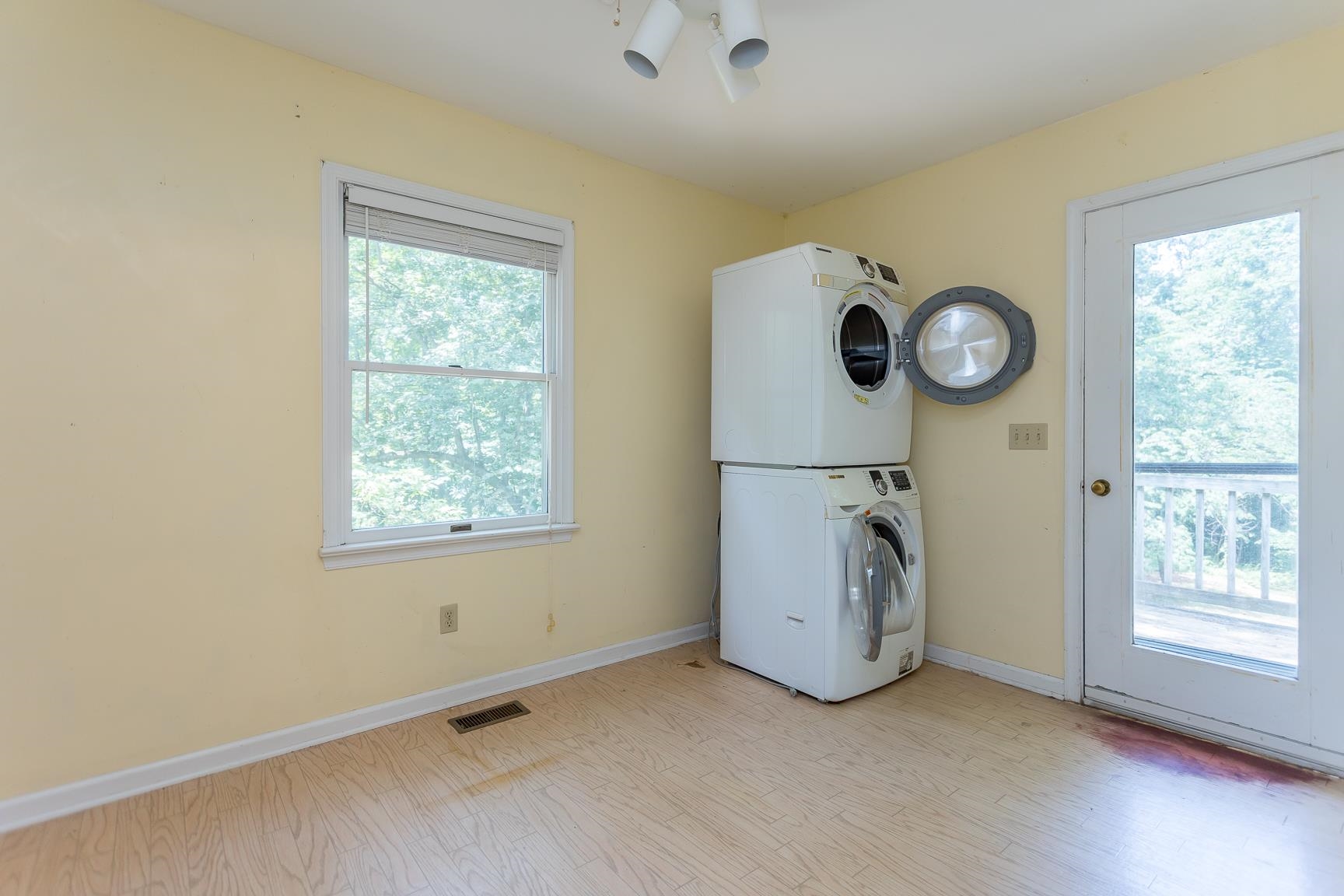 6501 SUNDAY DR, MOUNT CRAWFORD, Virginia 22841, 4 Bedrooms Bedrooms, ,2 BathroomsBathrooms,Residential,6501 SUNDAY DR,666404 MLS # 666404
