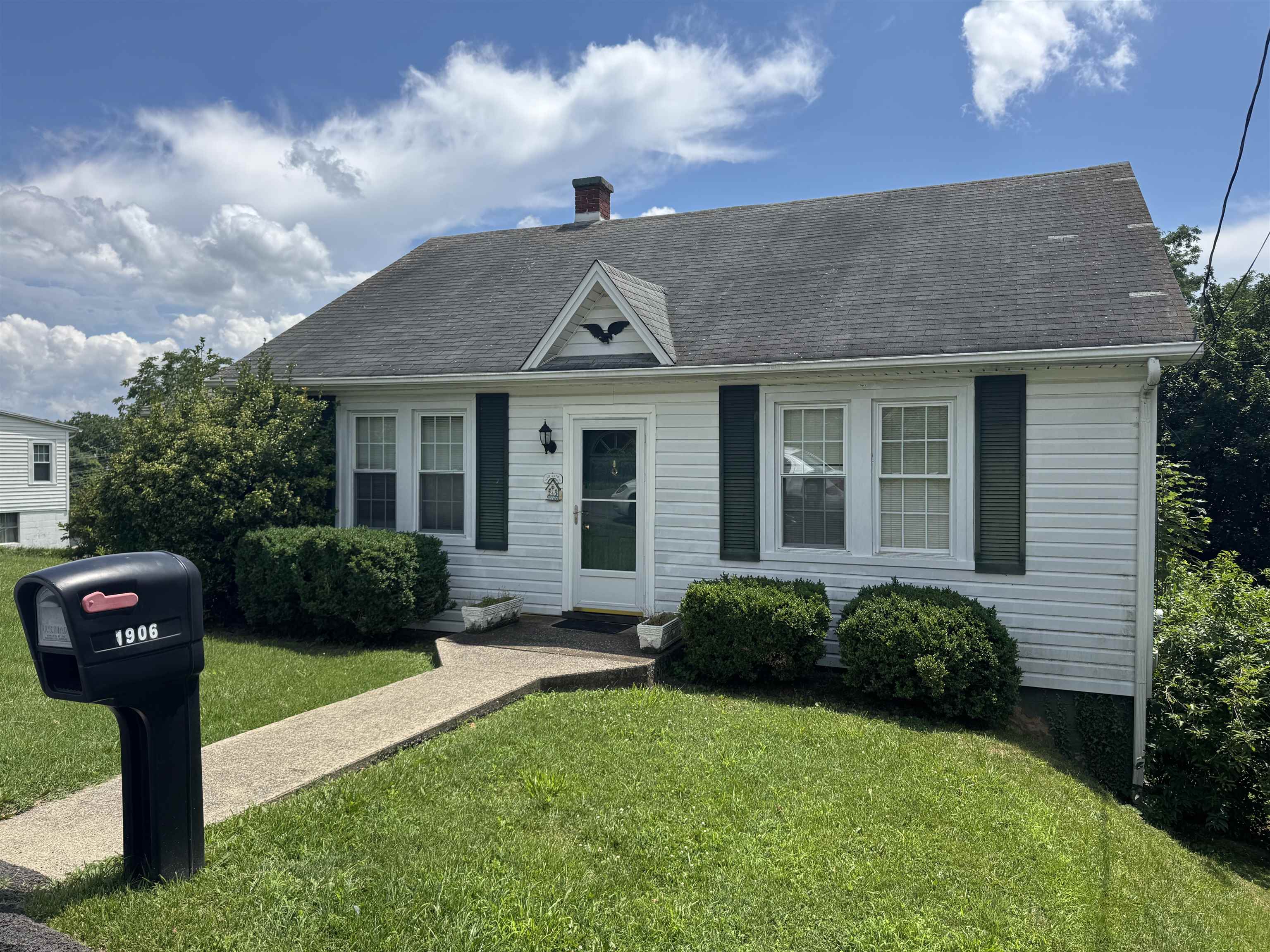 1906 FIRST ST, STAUNTON, Virginia 24401, 4 Bedrooms Bedrooms, ,2 BathroomsBathrooms,Residential,1906 FIRST ST,666406 MLS # 666406