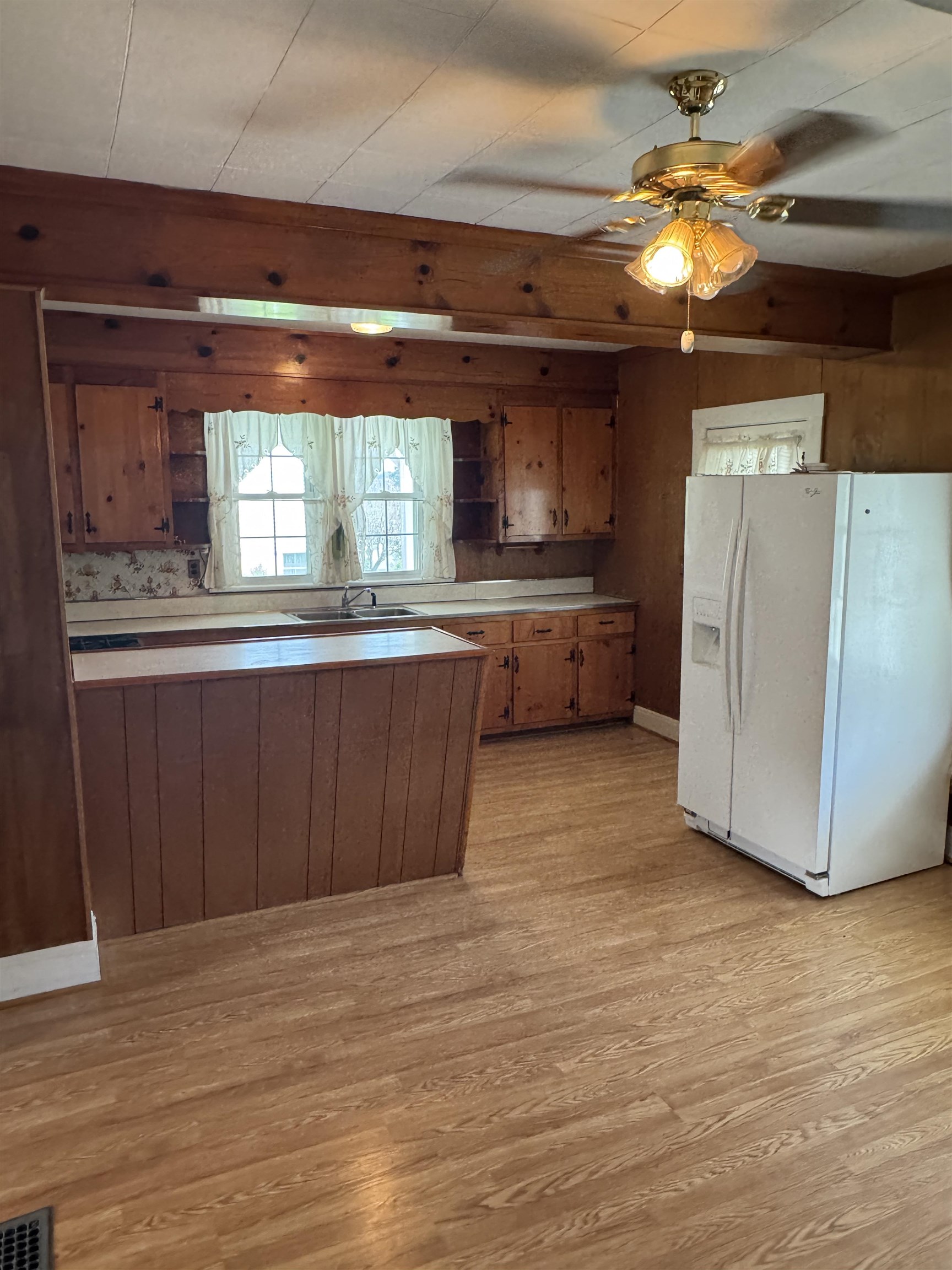 1906 FIRST ST, STAUNTON, Virginia 24401, 4 Bedrooms Bedrooms, ,2 BathroomsBathrooms,Residential,1906 FIRST ST,666406 MLS # 666406