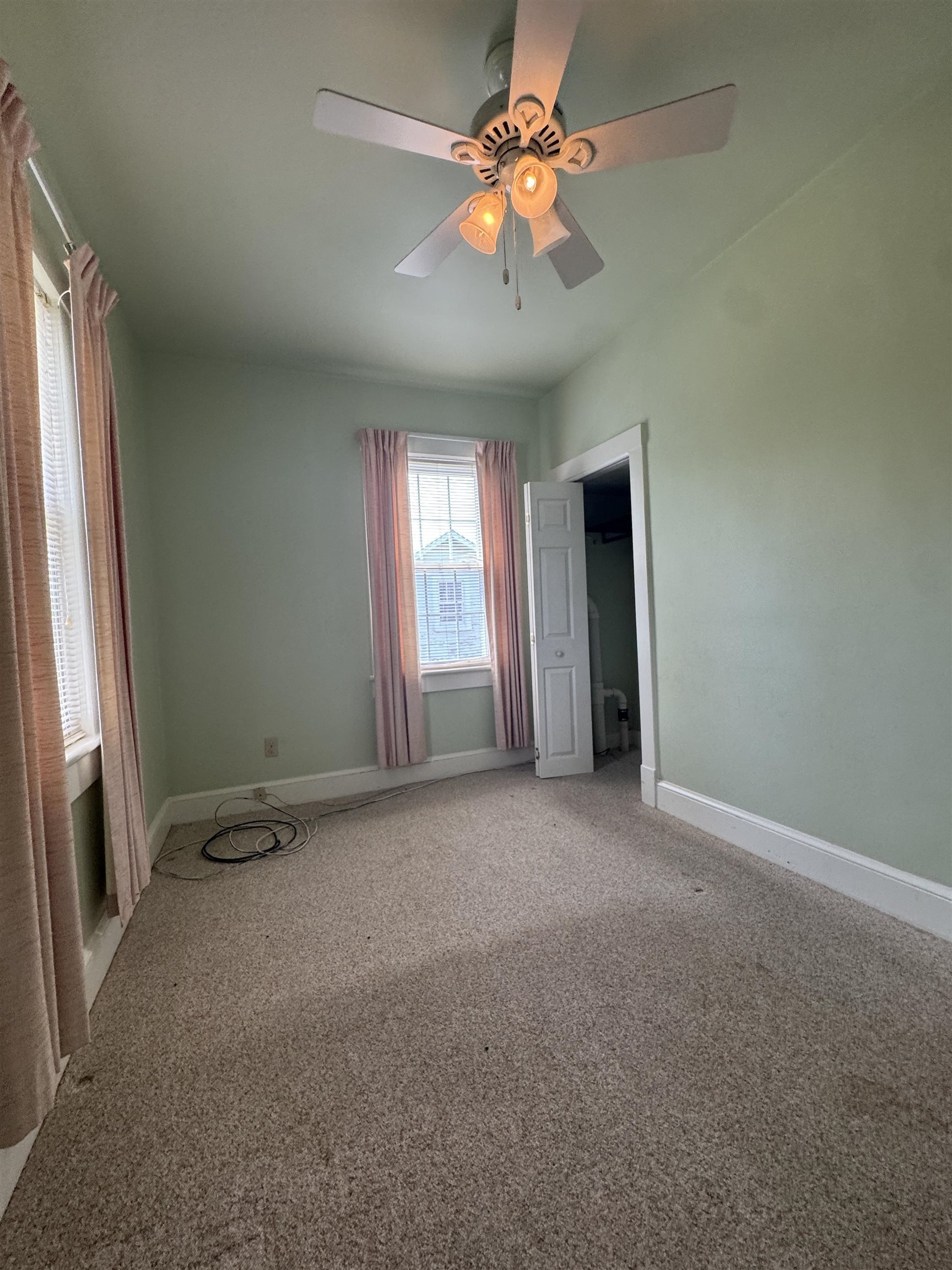 1906 FIRST ST, STAUNTON, Virginia 24401, 4 Bedrooms Bedrooms, ,2 BathroomsBathrooms,Residential,1906 FIRST ST,666406 MLS # 666406