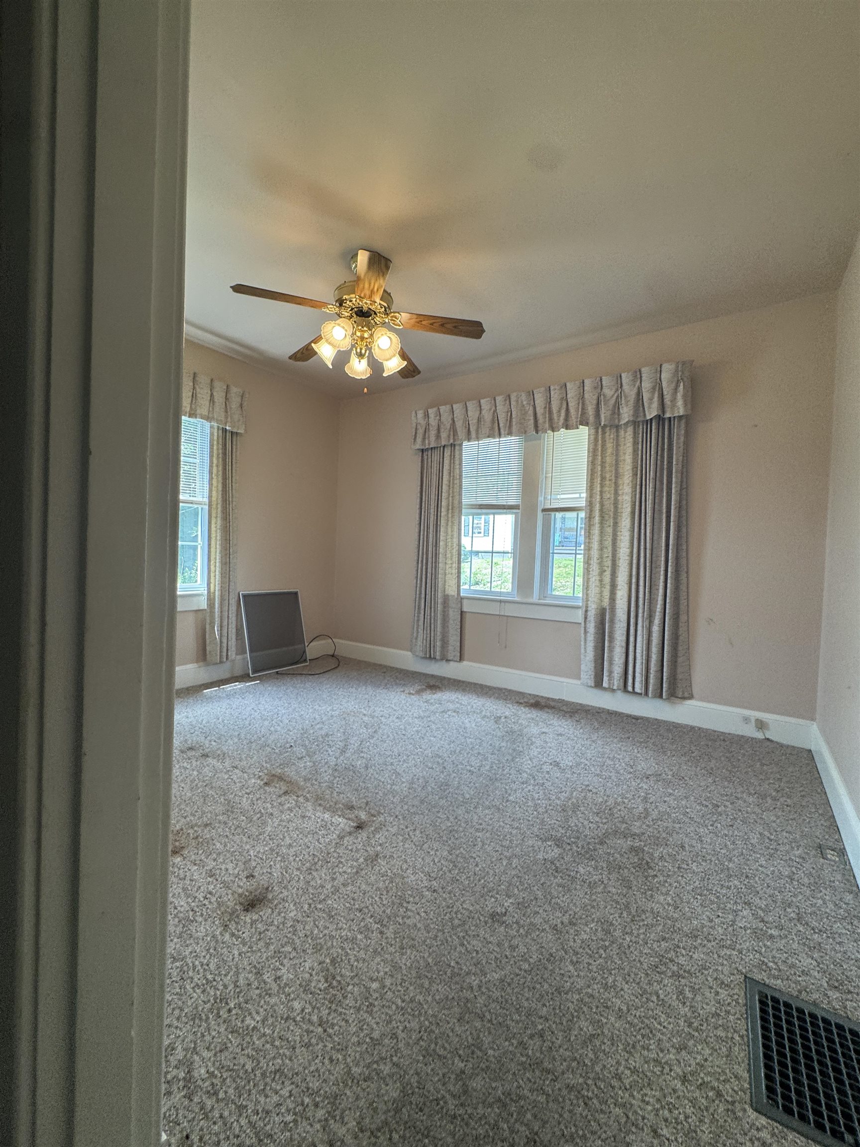 1906 FIRST ST, STAUNTON, Virginia 24401, 4 Bedrooms Bedrooms, ,2 BathroomsBathrooms,Residential,1906 FIRST ST,666406 MLS # 666406
