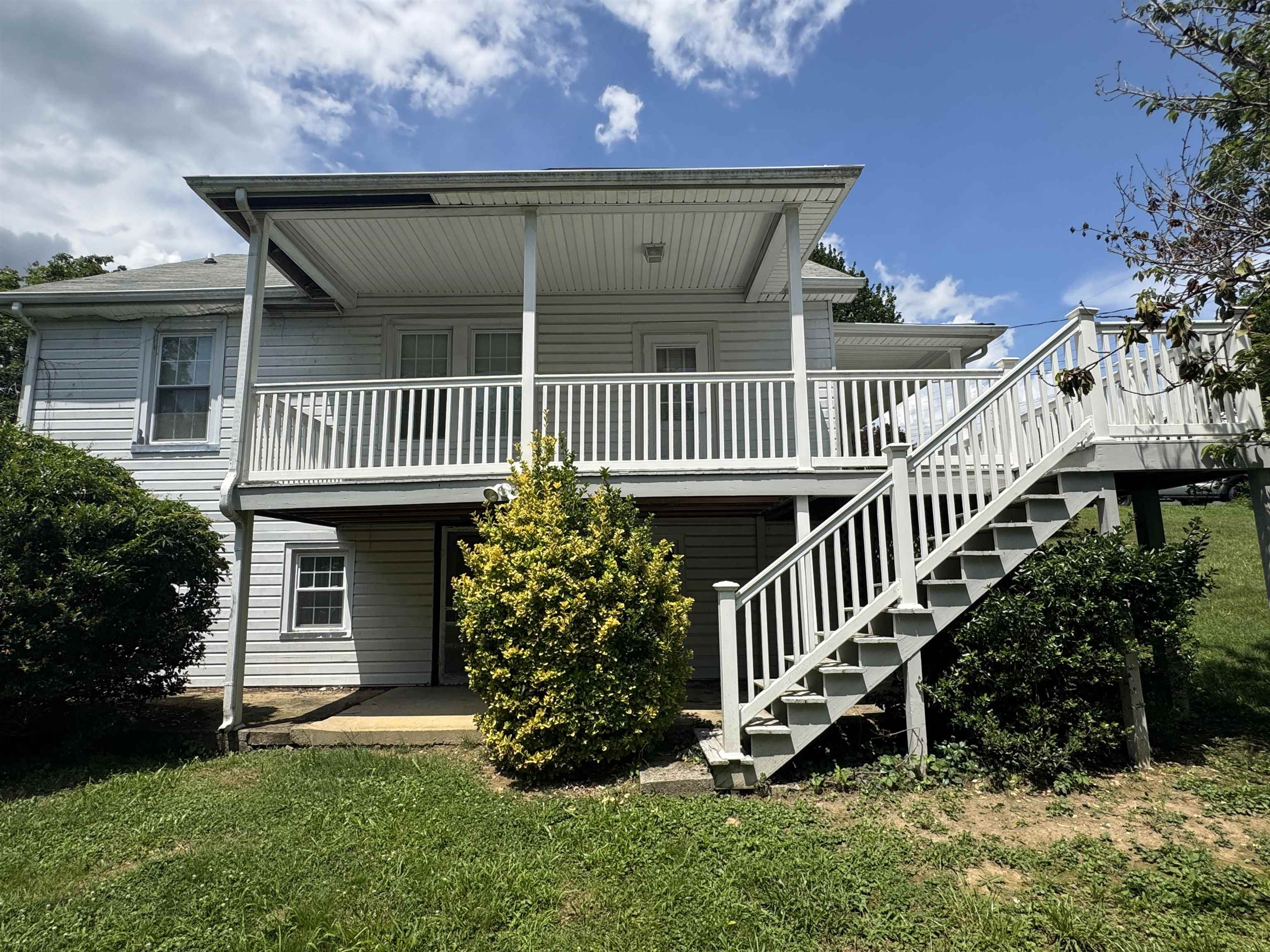 1906 FIRST ST, STAUNTON, Virginia 24401, 4 Bedrooms Bedrooms, ,2 BathroomsBathrooms,Residential,1906 FIRST ST,666406 MLS # 666406