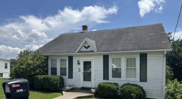 1906 FIRST ST, STAUNTON, Virginia 24401, 4 Bedrooms Bedrooms, ,2 BathroomsBathrooms,Residential,1906 FIRST ST,666406 MLS # 666406