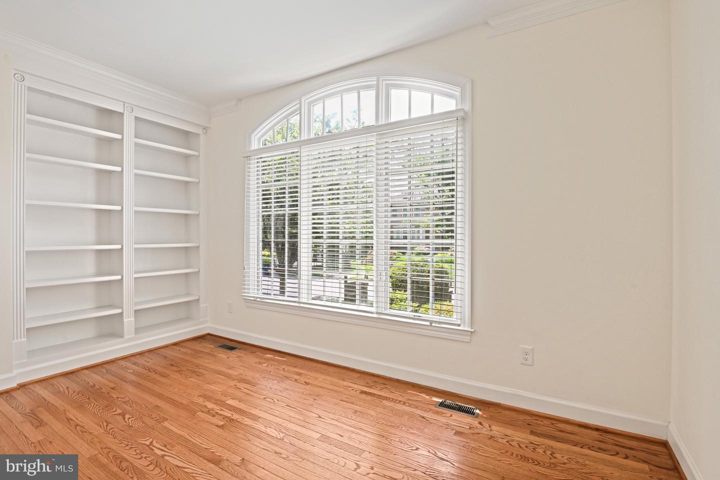 1383 CAMERON HEATH DR, RESTON, Virginia 20194, 5 Bedrooms Bedrooms, ,4 BathroomsBathrooms,Residential,For sale,1383 CAMERON HEATH DR,VAFX2247482 MLS # VAFX2247482