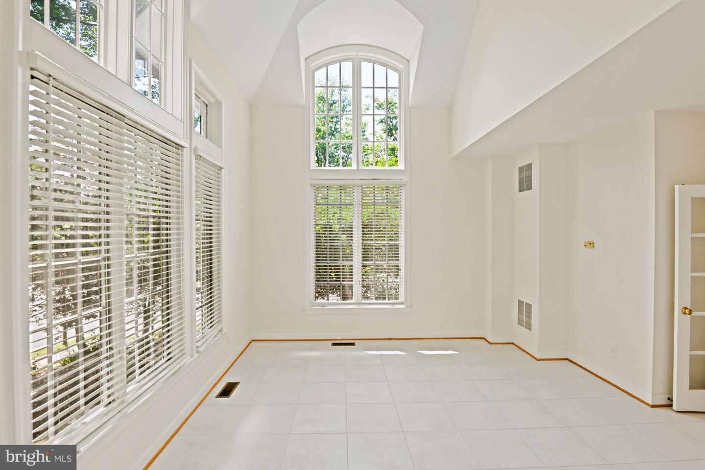 1383 CAMERON HEATH DR, RESTON, Virginia 20194, 5 Bedrooms Bedrooms, ,4 BathroomsBathrooms,Residential,For sale,1383 CAMERON HEATH DR,VAFX2247482 MLS # VAFX2247482