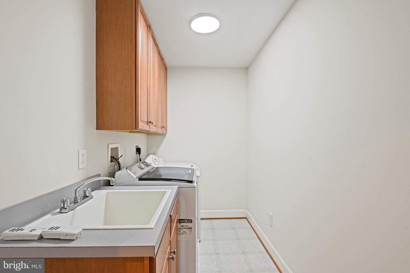 1383 CAMERON HEATH DR, RESTON, Virginia 20194, 5 Bedrooms Bedrooms, ,4 BathroomsBathrooms,Residential,For sale,1383 CAMERON HEATH DR,VAFX2247482 MLS # VAFX2247482