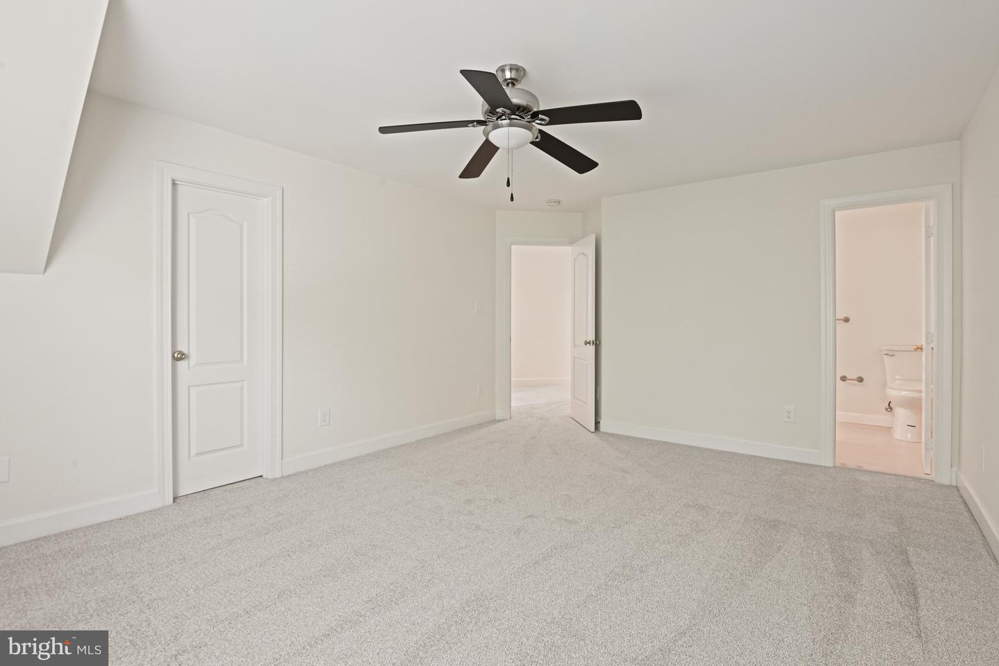 1383 CAMERON HEATH DR, RESTON, Virginia 20194, 5 Bedrooms Bedrooms, ,4 BathroomsBathrooms,Residential,For sale,1383 CAMERON HEATH DR,VAFX2247482 MLS # VAFX2247482