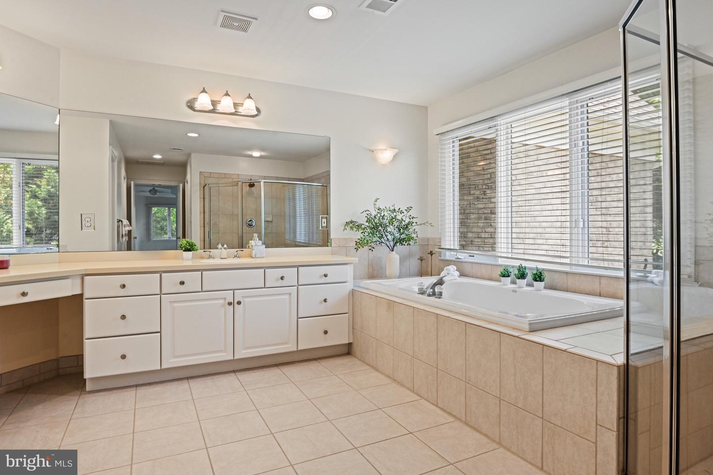 1383 CAMERON HEATH DR, RESTON, Virginia 20194, 5 Bedrooms Bedrooms, ,4 BathroomsBathrooms,Residential,For sale,1383 CAMERON HEATH DR,VAFX2247482 MLS # VAFX2247482