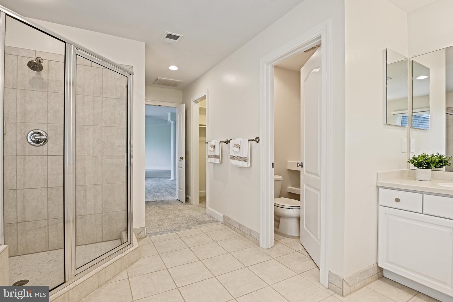 1383 CAMERON HEATH DR, RESTON, Virginia 20194, 5 Bedrooms Bedrooms, ,4 BathroomsBathrooms,Residential,For sale,1383 CAMERON HEATH DR,VAFX2247482 MLS # VAFX2247482