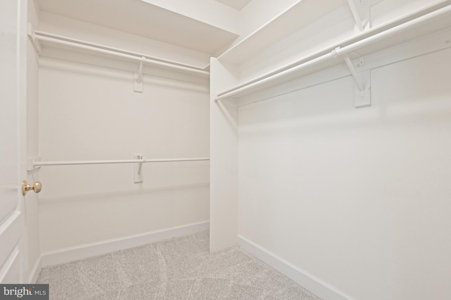 1383 CAMERON HEATH DR, RESTON, Virginia 20194, 5 Bedrooms Bedrooms, ,4 BathroomsBathrooms,Residential,For sale,1383 CAMERON HEATH DR,VAFX2247482 MLS # VAFX2247482