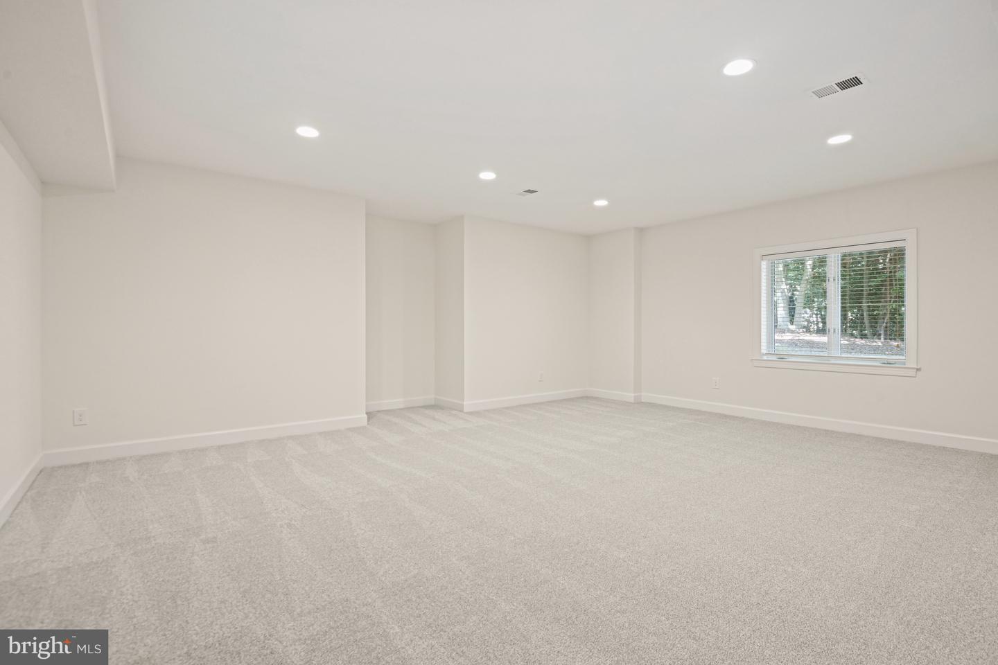 1383 CAMERON HEATH DR, RESTON, Virginia 20194, 5 Bedrooms Bedrooms, ,4 BathroomsBathrooms,Residential,For sale,1383 CAMERON HEATH DR,VAFX2247482 MLS # VAFX2247482