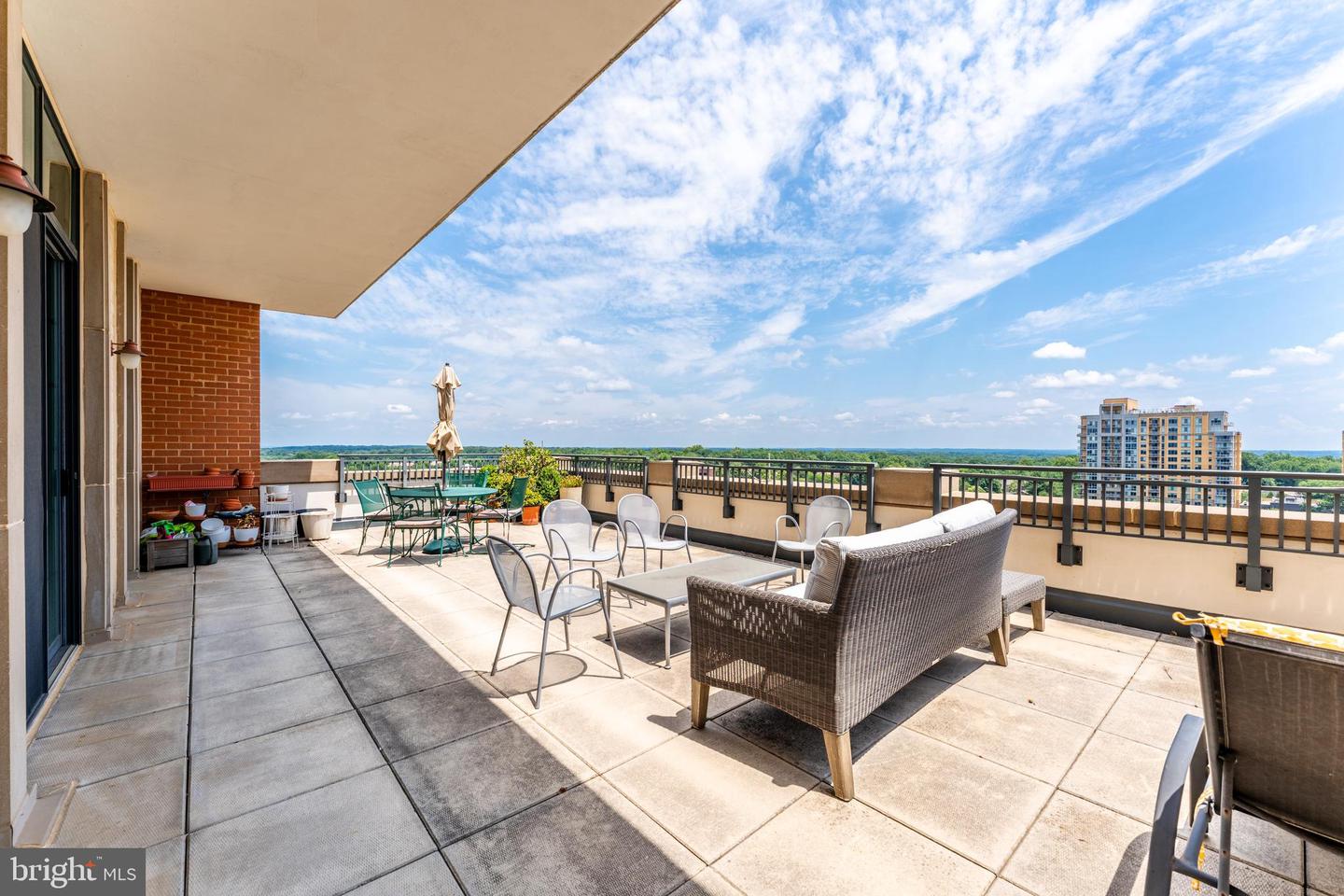 1830 FOUNTAIN DR #1305, RESTON, Virginia 20190, 3 Bedrooms Bedrooms, ,3 BathroomsBathrooms,Residential,For sale,1830 FOUNTAIN DR #1305,VAFX2250666 MLS # VAFX2250666