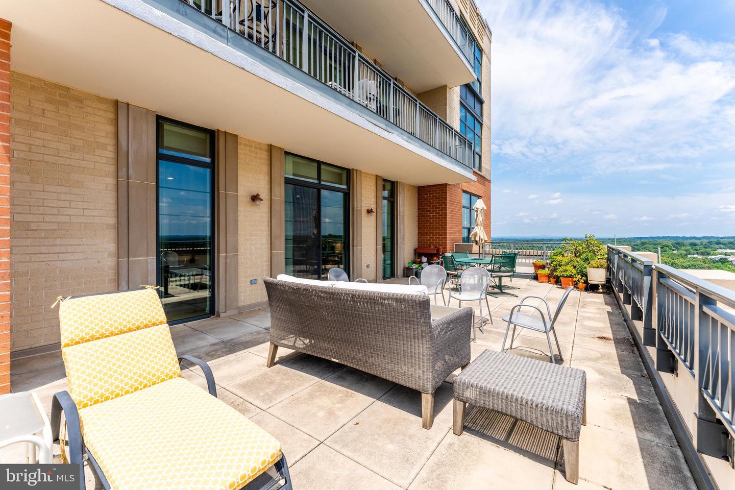 1830 FOUNTAIN DR #1305, RESTON, Virginia 20190, 3 Bedrooms Bedrooms, ,3 BathroomsBathrooms,Residential,For sale,1830 FOUNTAIN DR #1305,VAFX2250666 MLS # VAFX2250666