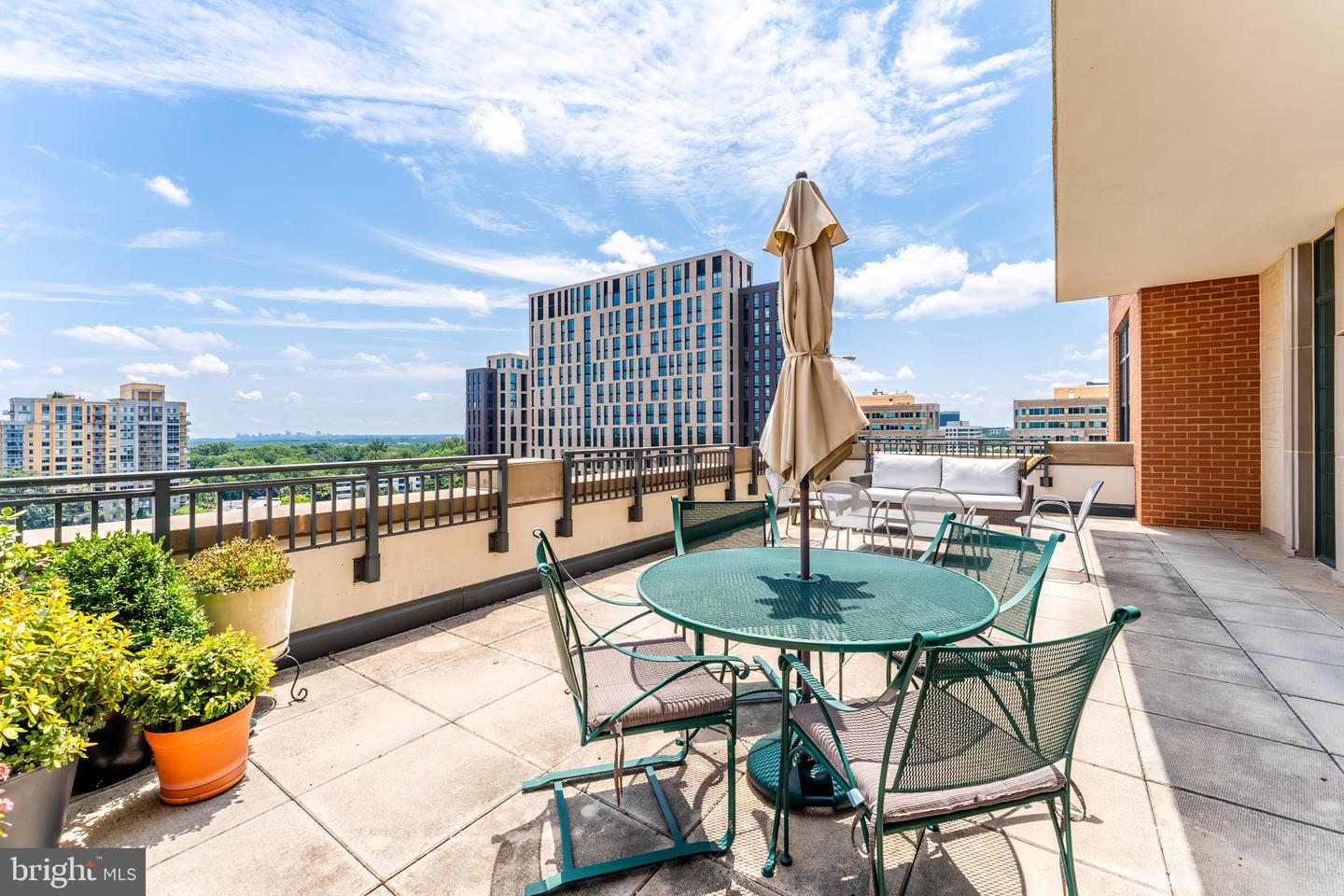1830 FOUNTAIN DR #1305, RESTON, Virginia 20190, 3 Bedrooms Bedrooms, ,3 BathroomsBathrooms,Residential,For sale,1830 FOUNTAIN DR #1305,VAFX2250666 MLS # VAFX2250666