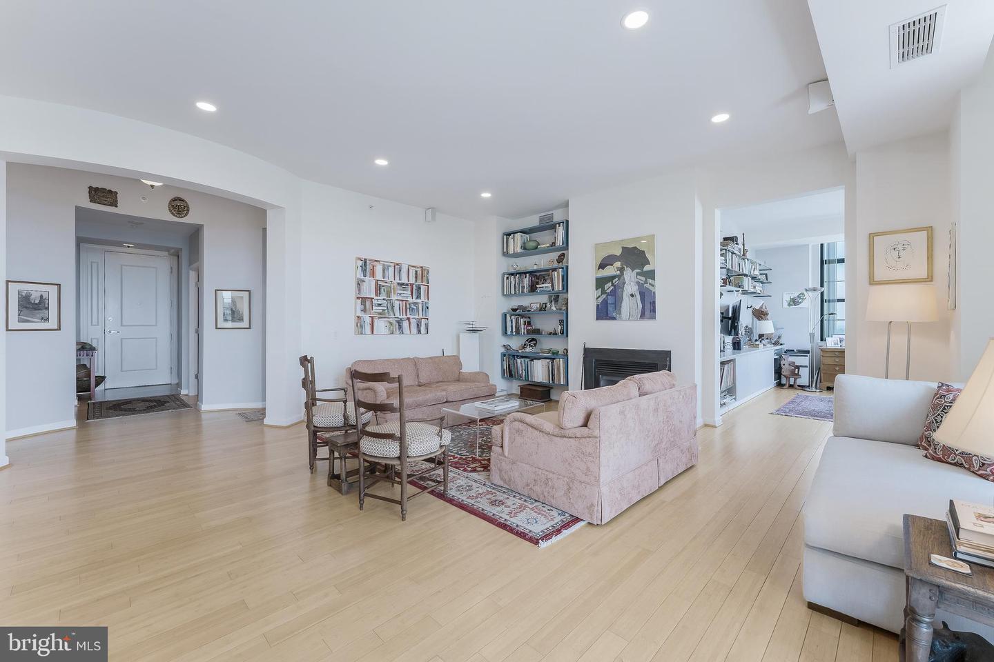 1830 FOUNTAIN DR #1305, RESTON, Virginia 20190, 3 Bedrooms Bedrooms, ,3 BathroomsBathrooms,Residential,For sale,1830 FOUNTAIN DR #1305,VAFX2250666 MLS # VAFX2250666