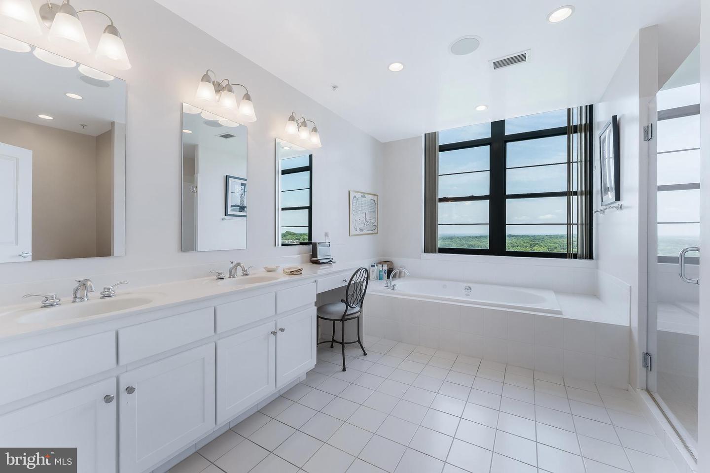1830 FOUNTAIN DR #1305, RESTON, Virginia 20190, 3 Bedrooms Bedrooms, ,3 BathroomsBathrooms,Residential,For sale,1830 FOUNTAIN DR #1305,VAFX2250666 MLS # VAFX2250666