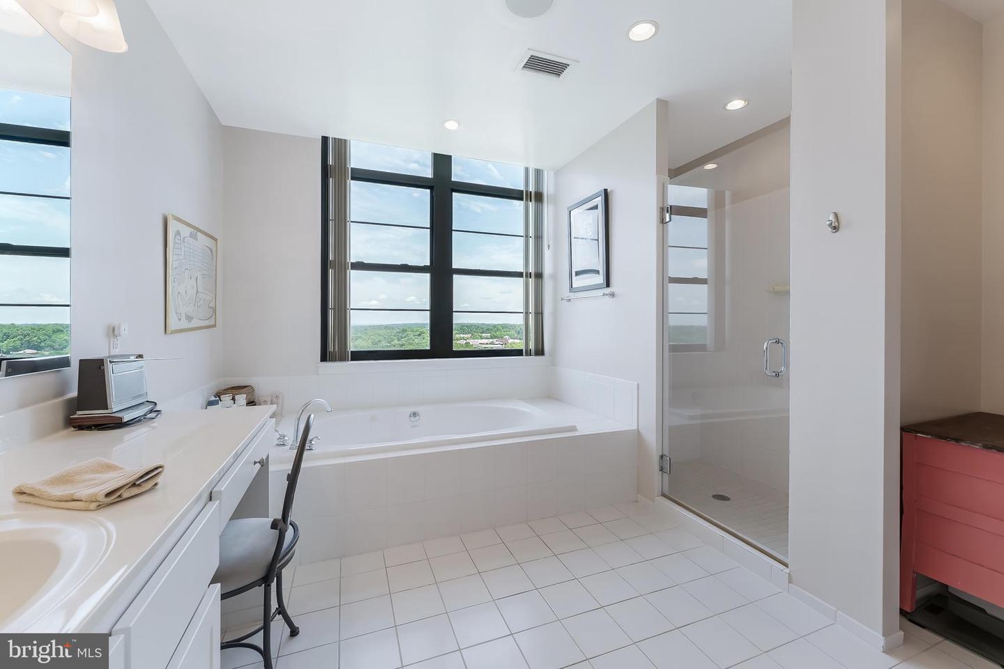 1830 FOUNTAIN DR #1305, RESTON, Virginia 20190, 3 Bedrooms Bedrooms, ,3 BathroomsBathrooms,Residential,For sale,1830 FOUNTAIN DR #1305,VAFX2250666 MLS # VAFX2250666