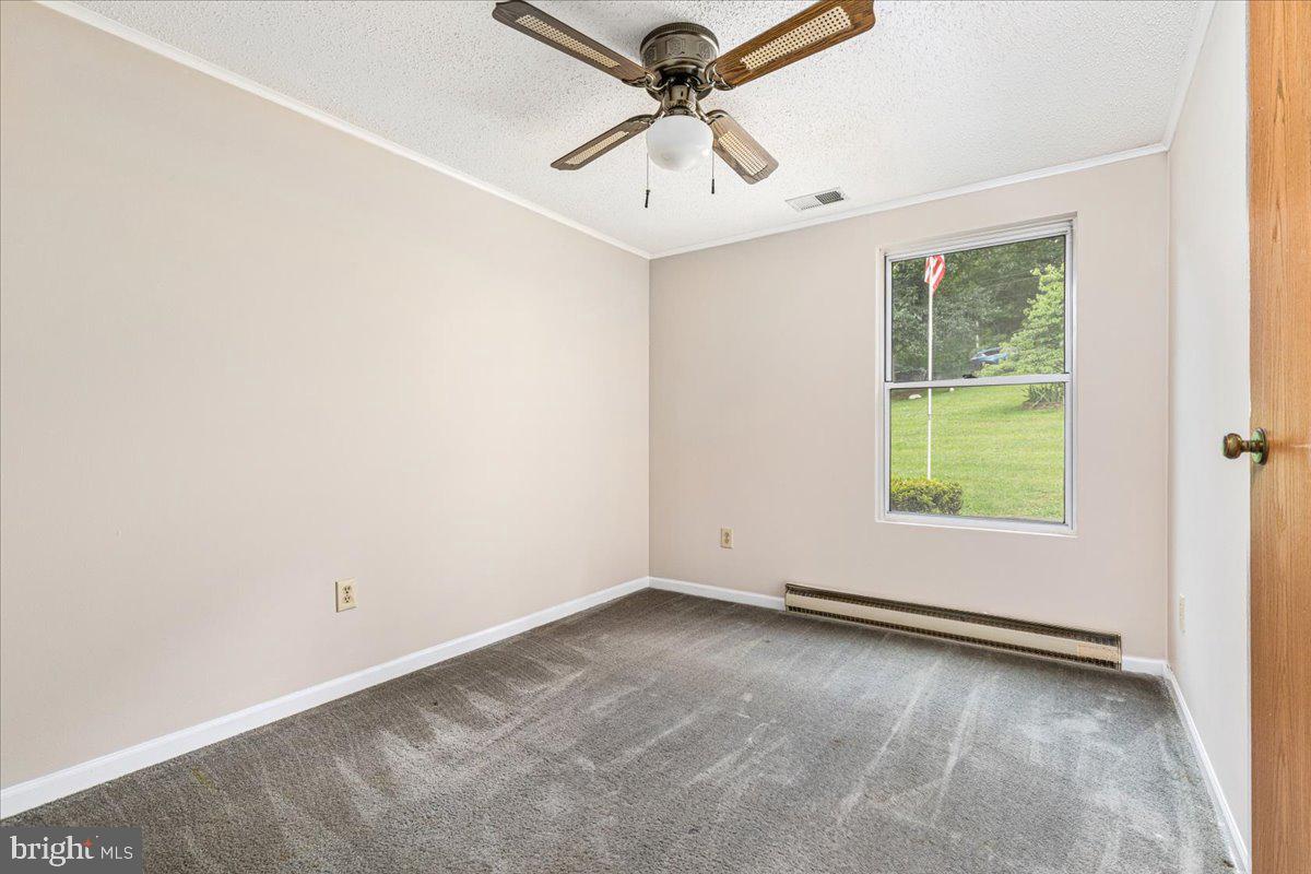 235 APPLE WAY, FRONT ROYAL, Virginia 22630, 3 Bedrooms Bedrooms, ,2 BathroomsBathrooms,Residential,For sale,235 APPLE WAY,VAWR2011596 MLS # VAWR2011596