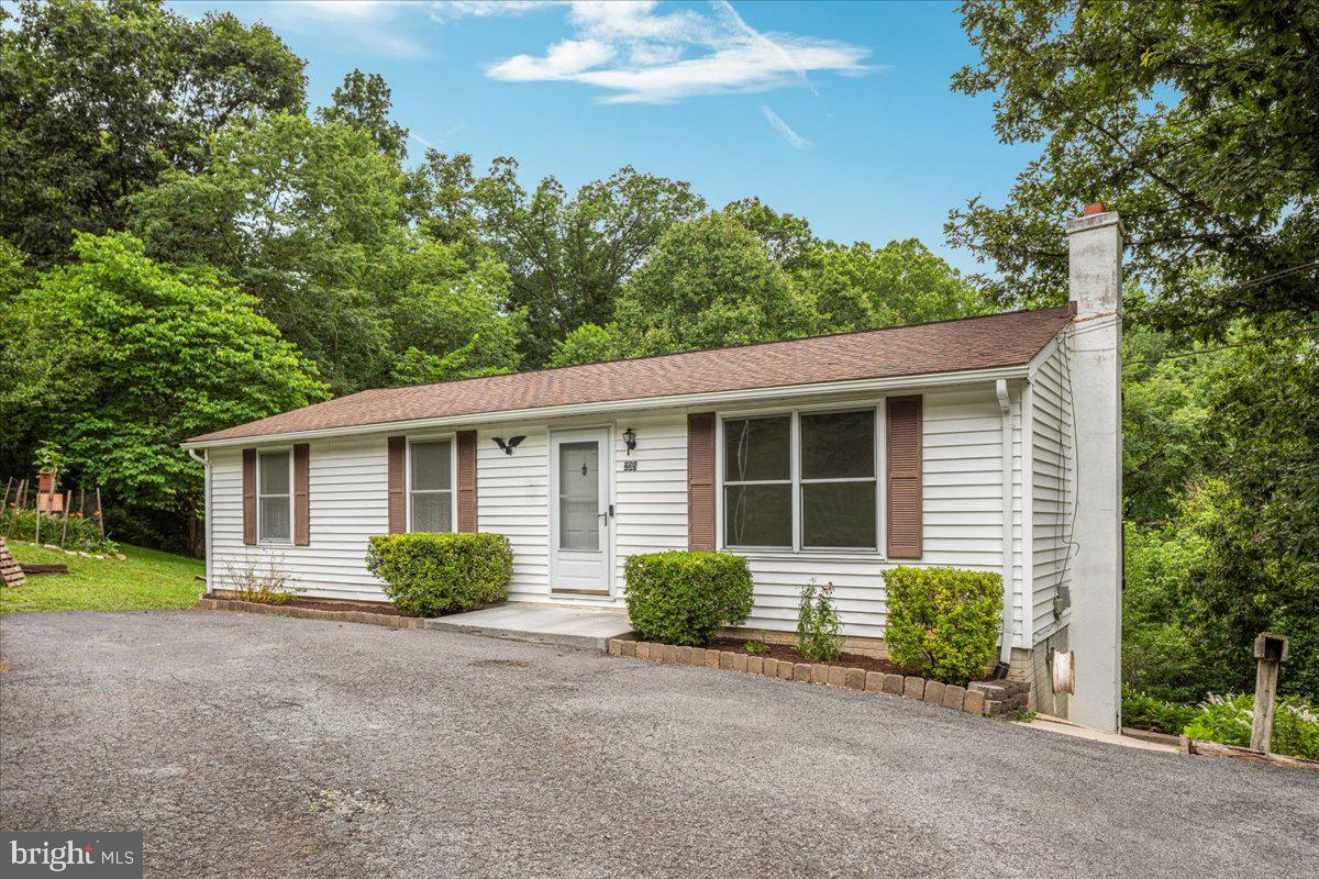 235 APPLE WAY, FRONT ROYAL, Virginia 22630, 3 Bedrooms Bedrooms, ,2 BathroomsBathrooms,Residential,For sale,235 APPLE WAY,VAWR2011596 MLS # VAWR2011596