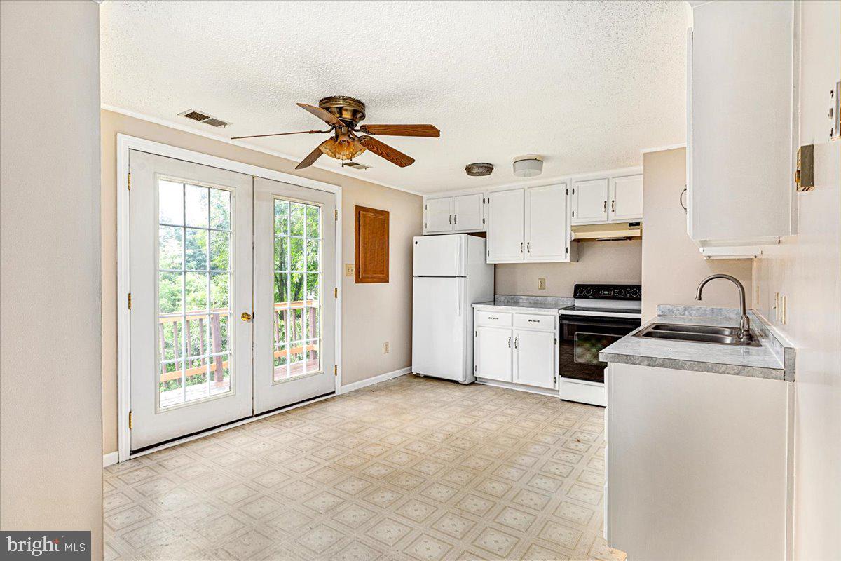 235 APPLE WAY, FRONT ROYAL, Virginia 22630, 3 Bedrooms Bedrooms, ,2 BathroomsBathrooms,Residential,For sale,235 APPLE WAY,VAWR2011596 MLS # VAWR2011596