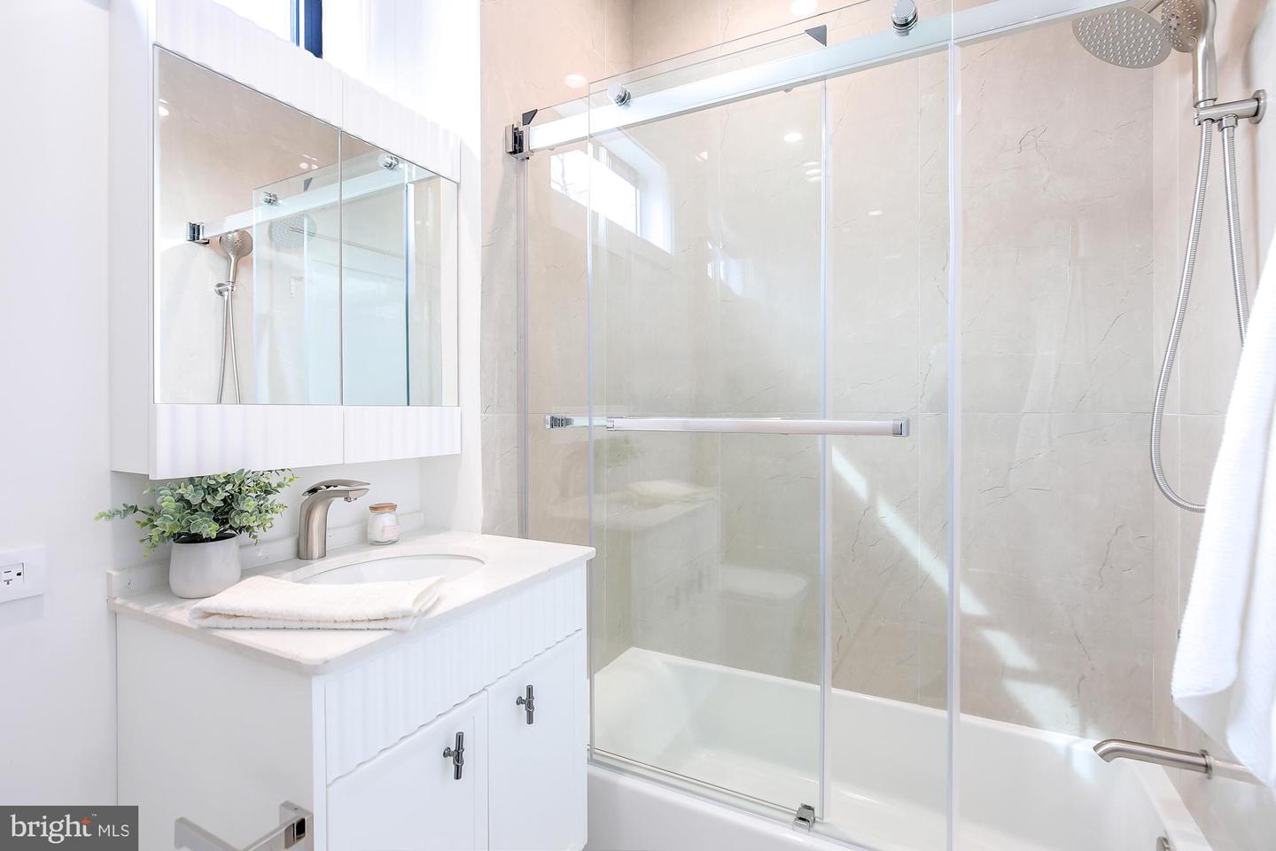 1002 RHODE ISLAND AVE NE #T3, WASHINGTON, District Of Columbia 20018, 2 Bedrooms Bedrooms, ,2 BathroomsBathrooms,Residential,For sale,1002 RHODE ISLAND AVE NE #T3,DCDC2208216 MLS # DCDC2208216