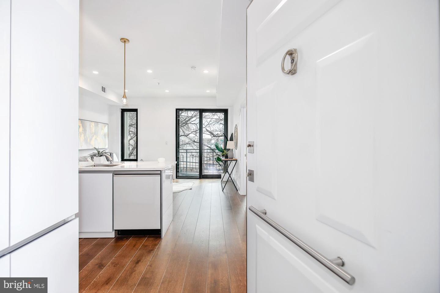 1002 RHODE ISLAND AVE NE #T3, WASHINGTON, District Of Columbia 20018, 2 Bedrooms Bedrooms, ,2 BathroomsBathrooms,Residential,For sale,1002 RHODE ISLAND AVE NE #T3,DCDC2208216 MLS # DCDC2208216