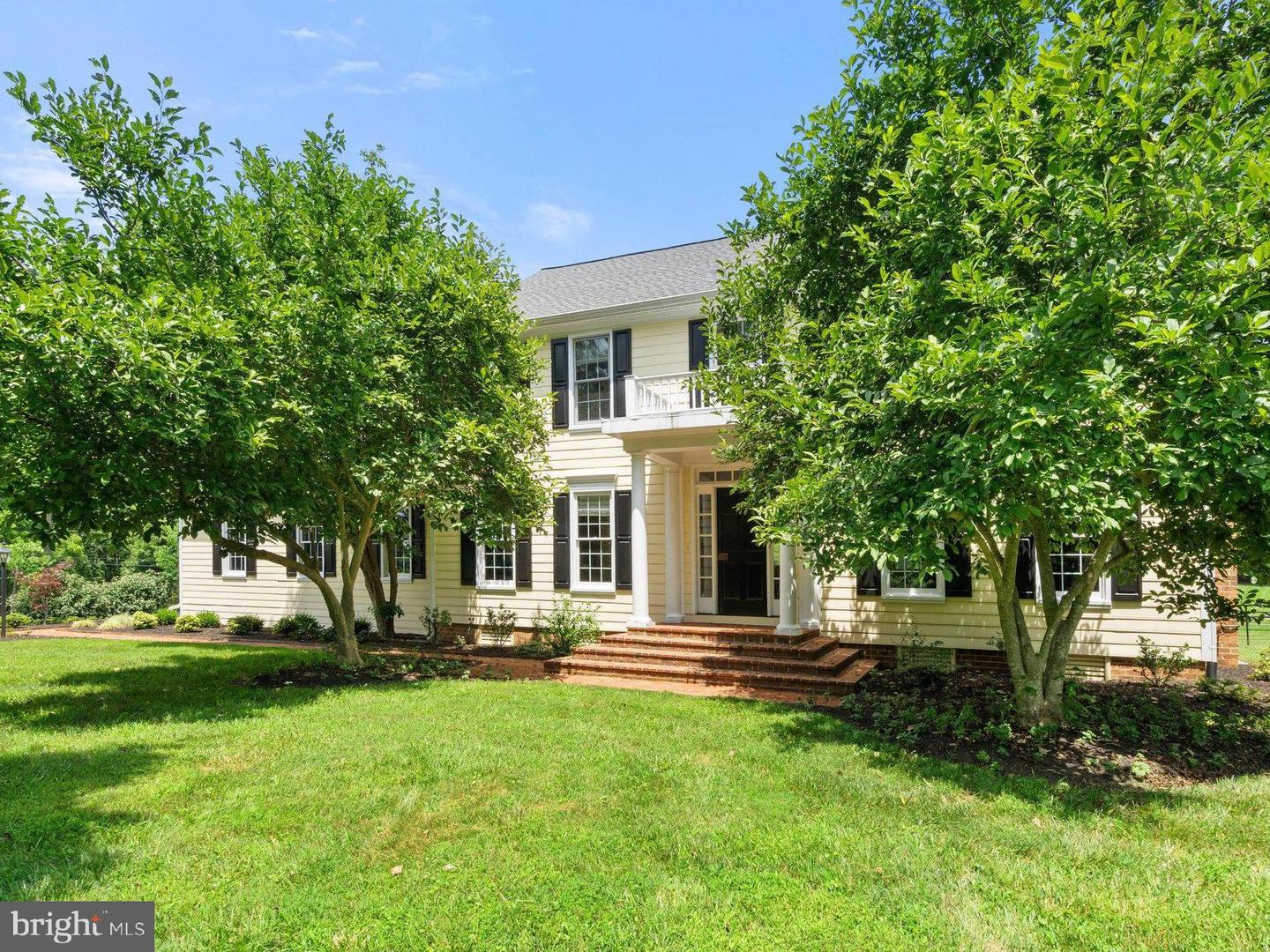 23400 MELMORE PL, MIDDLEBURG, Virginia 20117, 4 Bedrooms Bedrooms, ,2 BathroomsBathrooms,Residential,For sale,23400 MELMORE PL,VALO2100804 MLS # VALO2100804