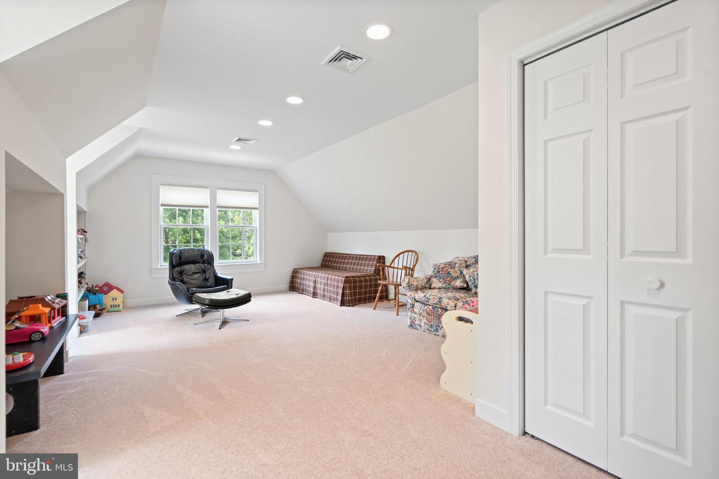 23400 MELMORE PL, MIDDLEBURG, Virginia 20117, 4 Bedrooms Bedrooms, ,2 BathroomsBathrooms,Residential,For sale,23400 MELMORE PL,VALO2100804 MLS # VALO2100804