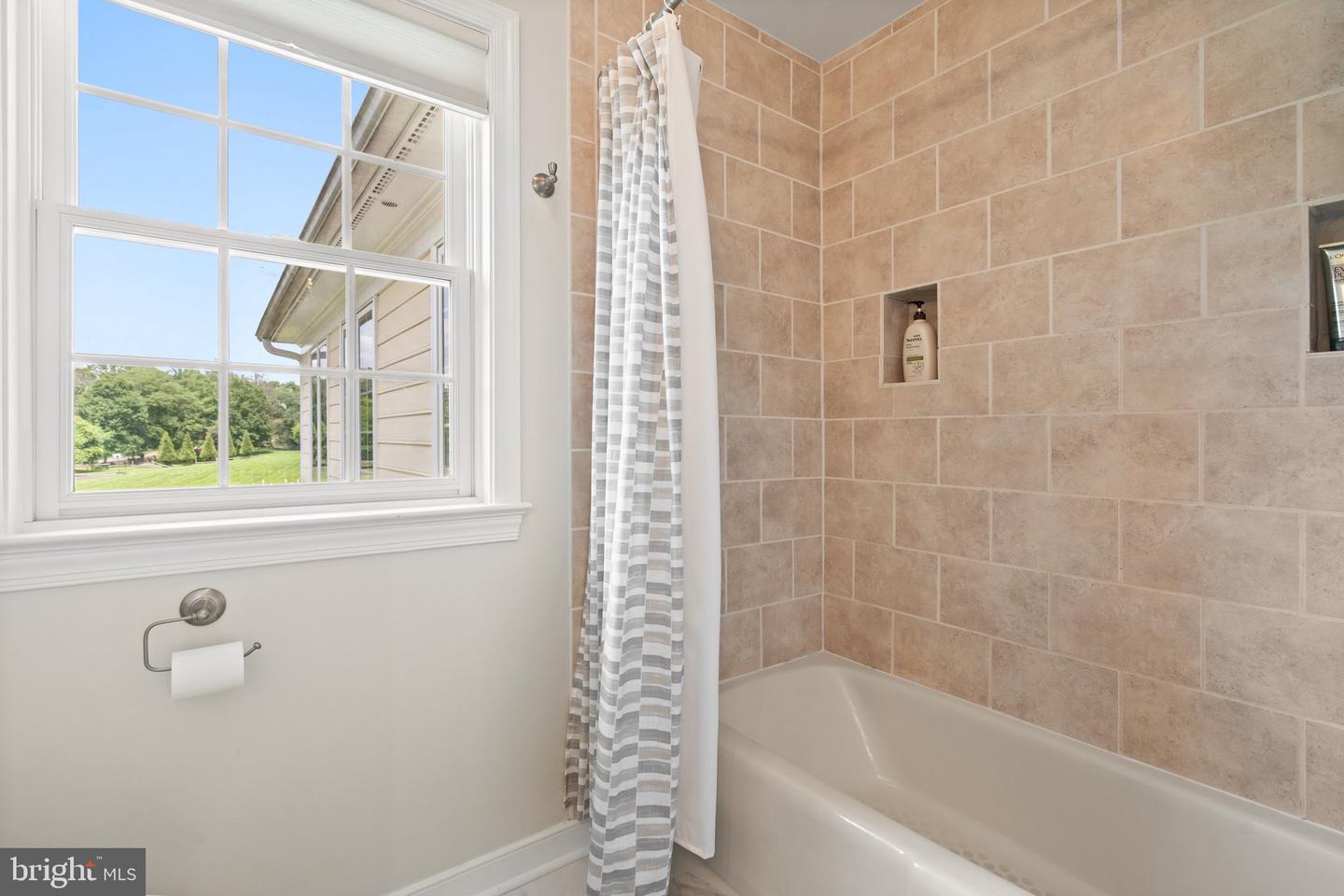 23400 MELMORE PL, MIDDLEBURG, Virginia 20117, 4 Bedrooms Bedrooms, ,2 BathroomsBathrooms,Residential,For sale,23400 MELMORE PL,VALO2100804 MLS # VALO2100804