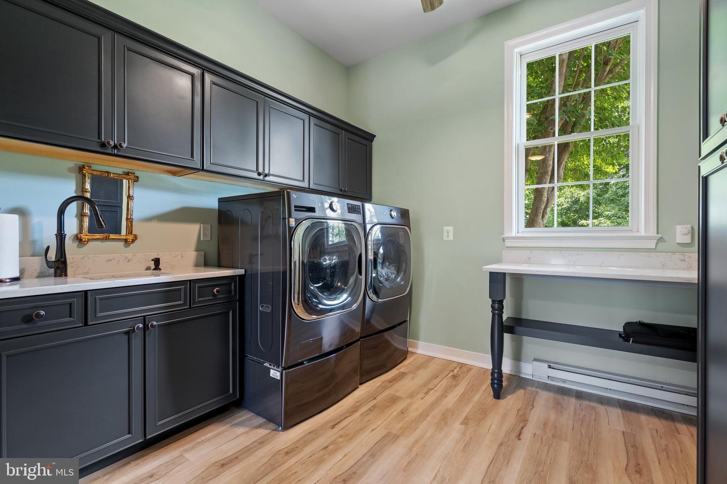23400 MELMORE PL, MIDDLEBURG, Virginia 20117, 4 Bedrooms Bedrooms, ,2 BathroomsBathrooms,Residential,For sale,23400 MELMORE PL,VALO2100804 MLS # VALO2100804