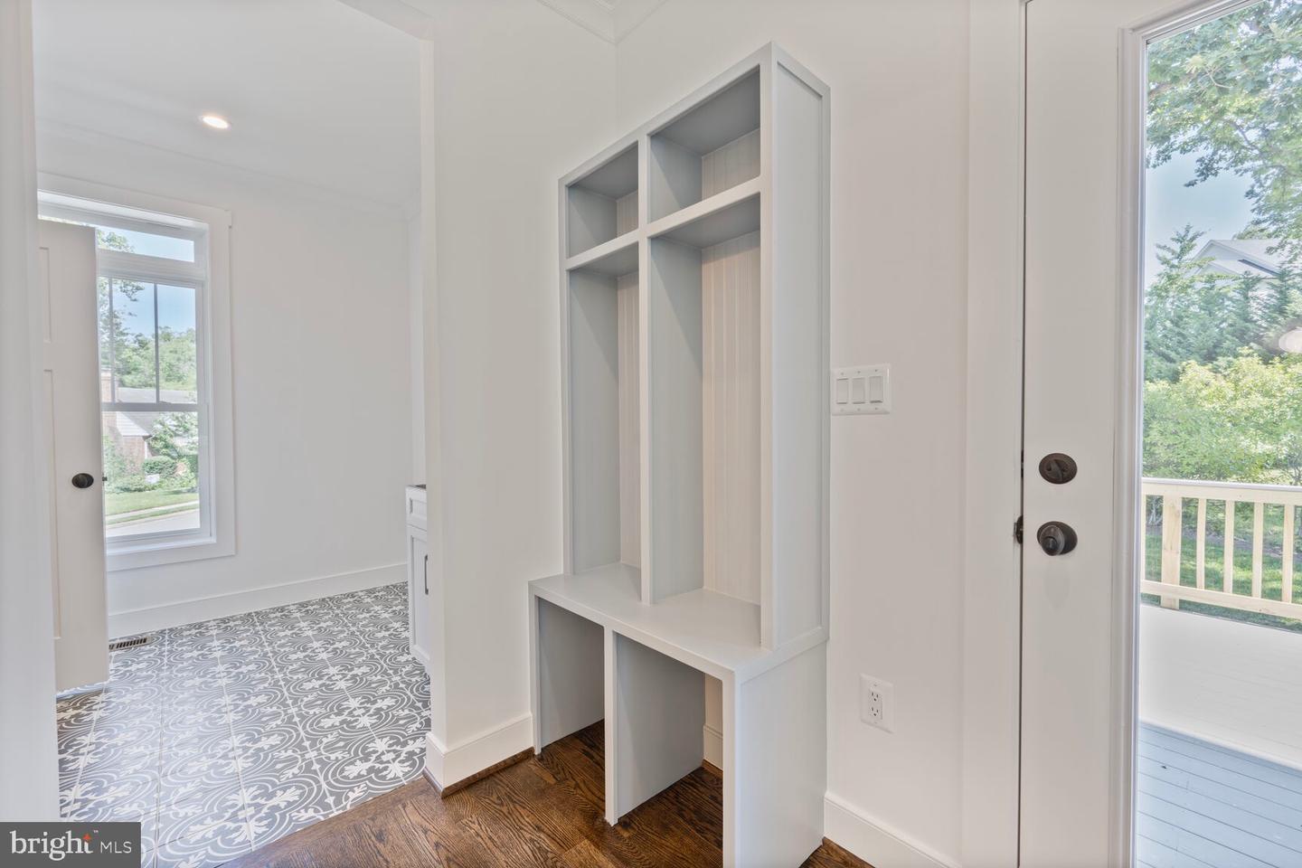 2100 PATRICK HENRY DRIVE, ARLINGTON, Virginia 22205, 5 Bedrooms Bedrooms, ,3 BathroomsBathrooms,Residential,For sale,2100 PATRICK HENRY DRIVE,VAAR2060070 MLS # VAAR2060070