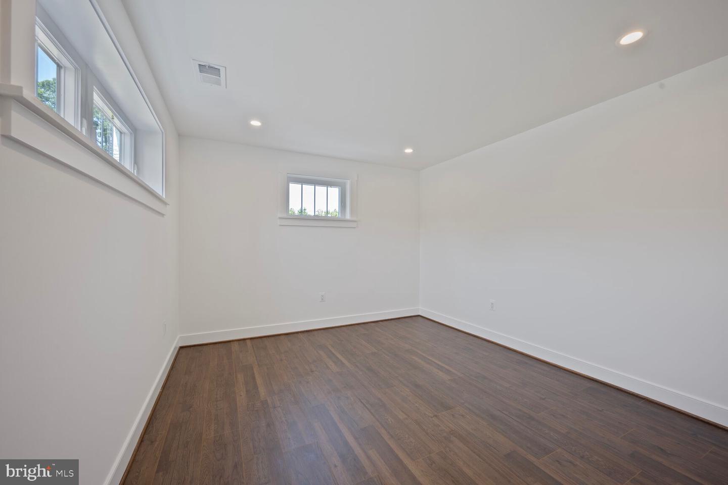 2100 PATRICK HENRY DRIVE, ARLINGTON, Virginia 22205, 5 Bedrooms Bedrooms, ,3 BathroomsBathrooms,Residential,For sale,2100 PATRICK HENRY DRIVE,VAAR2060070 MLS # VAAR2060070