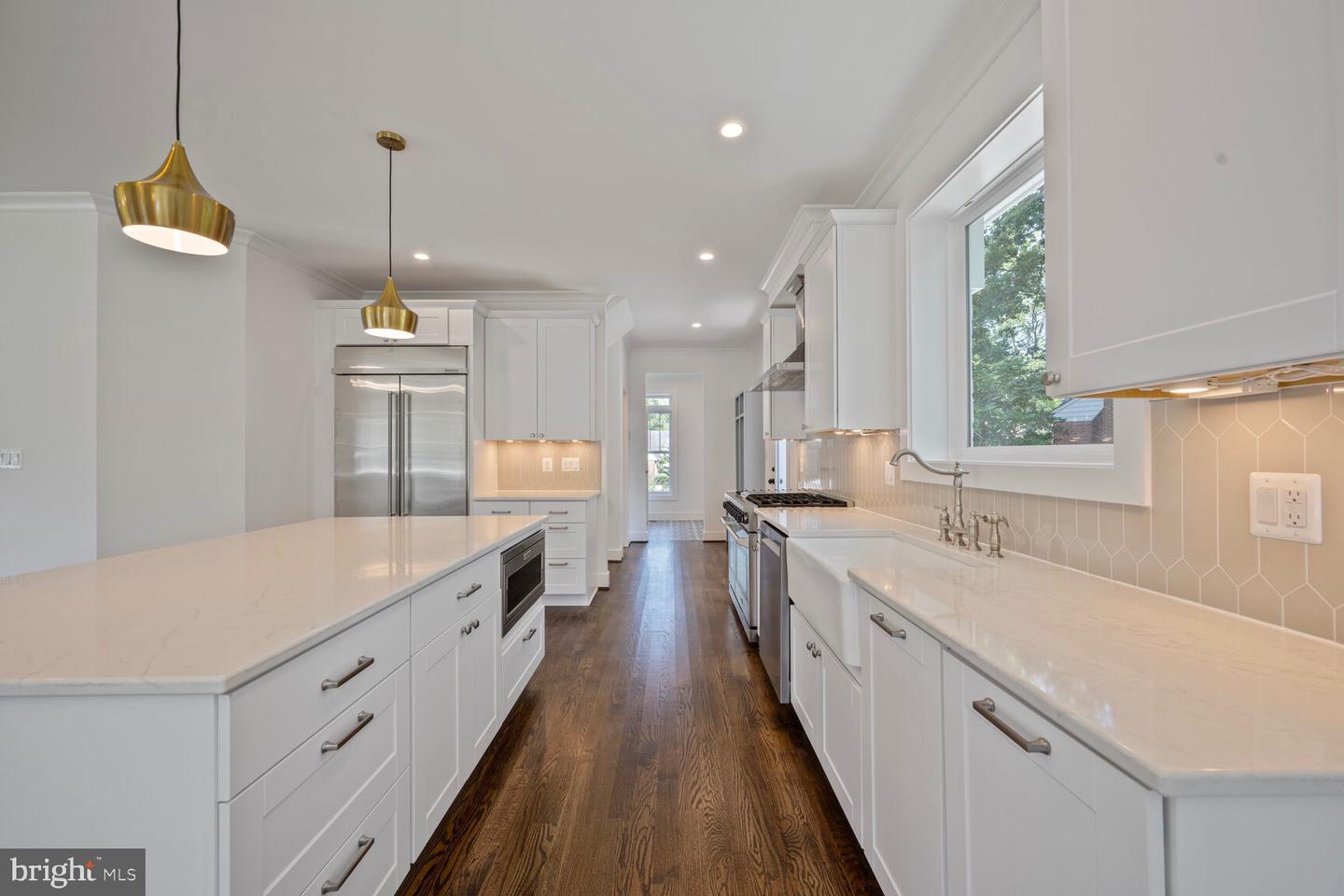 2100 PATRICK HENRY DRIVE, ARLINGTON, Virginia 22205, 5 Bedrooms Bedrooms, ,3 BathroomsBathrooms,Residential,For sale,2100 PATRICK HENRY DRIVE,VAAR2060070 MLS # VAAR2060070