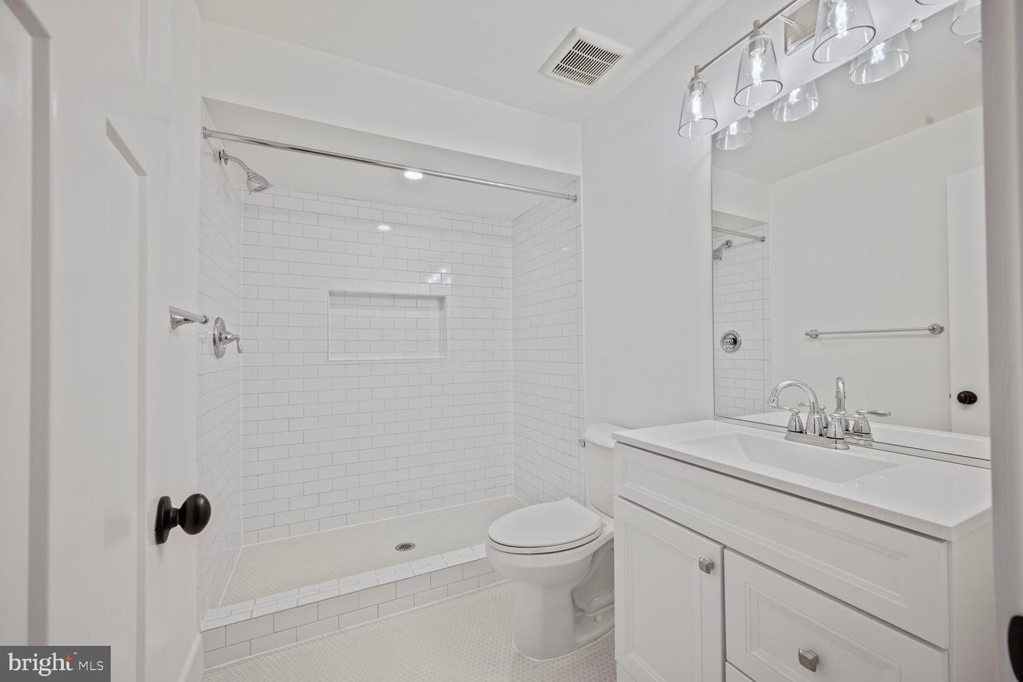 2100 PATRICK HENRY DRIVE, ARLINGTON, Virginia 22205, 5 Bedrooms Bedrooms, ,3 BathroomsBathrooms,Residential,For sale,2100 PATRICK HENRY DRIVE,VAAR2060070 MLS # VAAR2060070