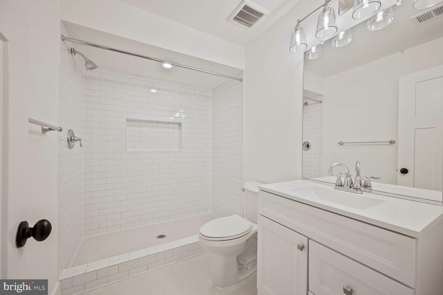 2100 PATRICK HENRY DRIVE, ARLINGTON, Virginia 22205, 5 Bedrooms Bedrooms, ,3 BathroomsBathrooms,Residential,For sale,2100 PATRICK HENRY DRIVE,VAAR2060070 MLS # VAAR2060070