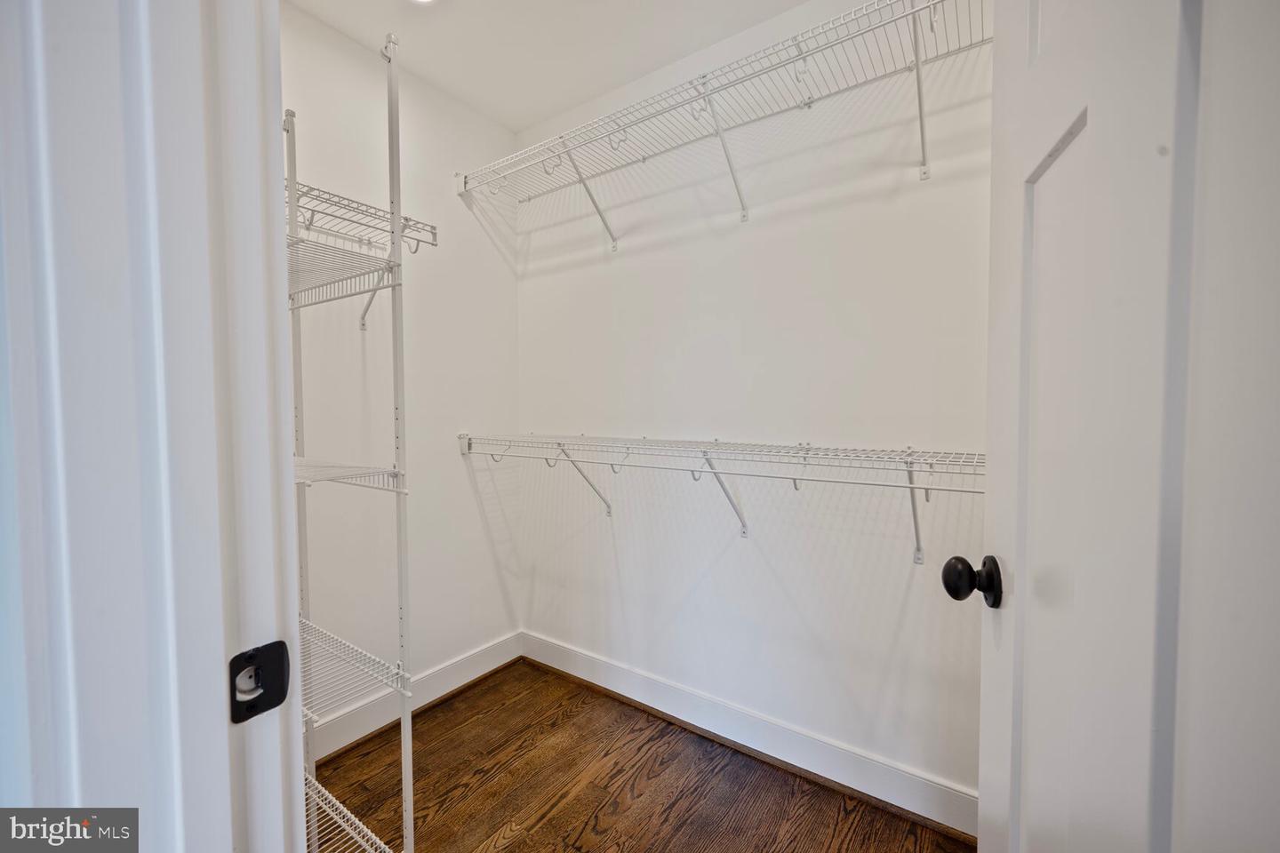 2100 PATRICK HENRY DRIVE, ARLINGTON, Virginia 22205, 5 Bedrooms Bedrooms, ,3 BathroomsBathrooms,Residential,For sale,2100 PATRICK HENRY DRIVE,VAAR2060070 MLS # VAAR2060070