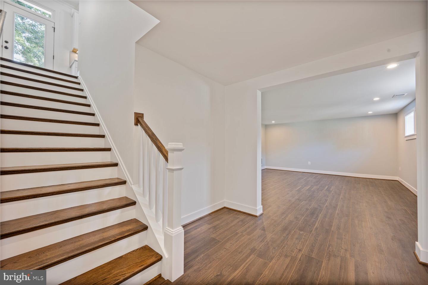 2100 PATRICK HENRY DRIVE, ARLINGTON, Virginia 22205, 5 Bedrooms Bedrooms, ,3 BathroomsBathrooms,Residential,For sale,2100 PATRICK HENRY DRIVE,VAAR2060070 MLS # VAAR2060070