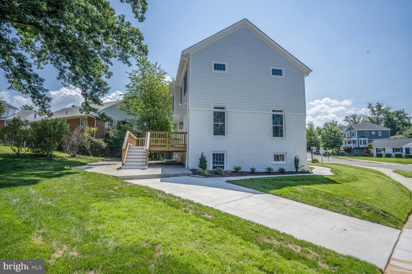2100 PATRICK HENRY DRIVE, ARLINGTON, Virginia 22205, 5 Bedrooms Bedrooms, ,3 BathroomsBathrooms,Residential,For sale,2100 PATRICK HENRY DRIVE,VAAR2060070 MLS # VAAR2060070