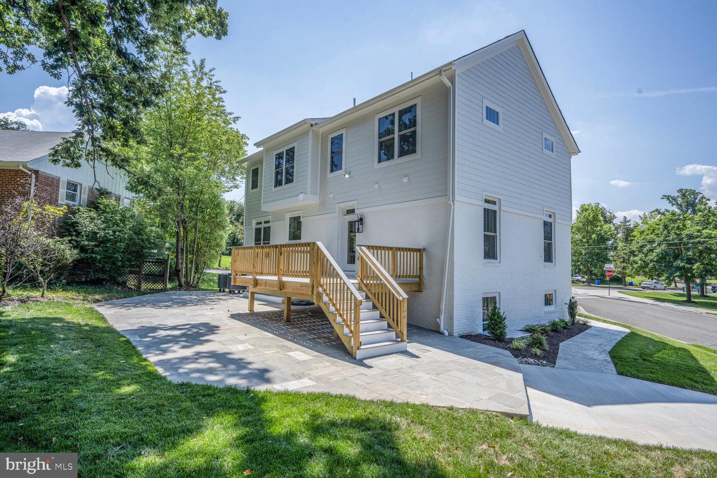 2100 PATRICK HENRY DRIVE, ARLINGTON, Virginia 22205, 5 Bedrooms Bedrooms, ,3 BathroomsBathrooms,Residential,For sale,2100 PATRICK HENRY DRIVE,VAAR2060070 MLS # VAAR2060070